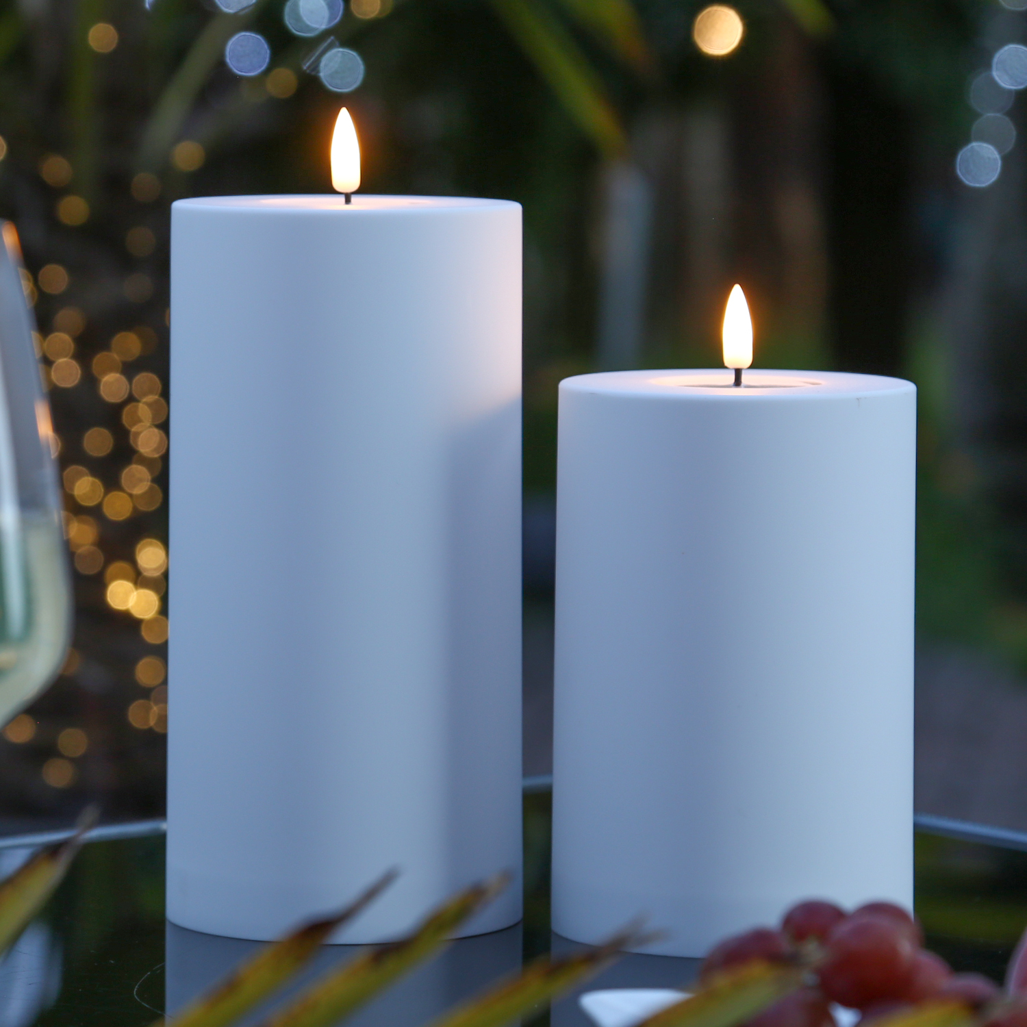 LED Stumpenkerze MIA - Kunststoff - realistische 3D Flamme - H: 15cm, D: 10cm - outdoor - weiß