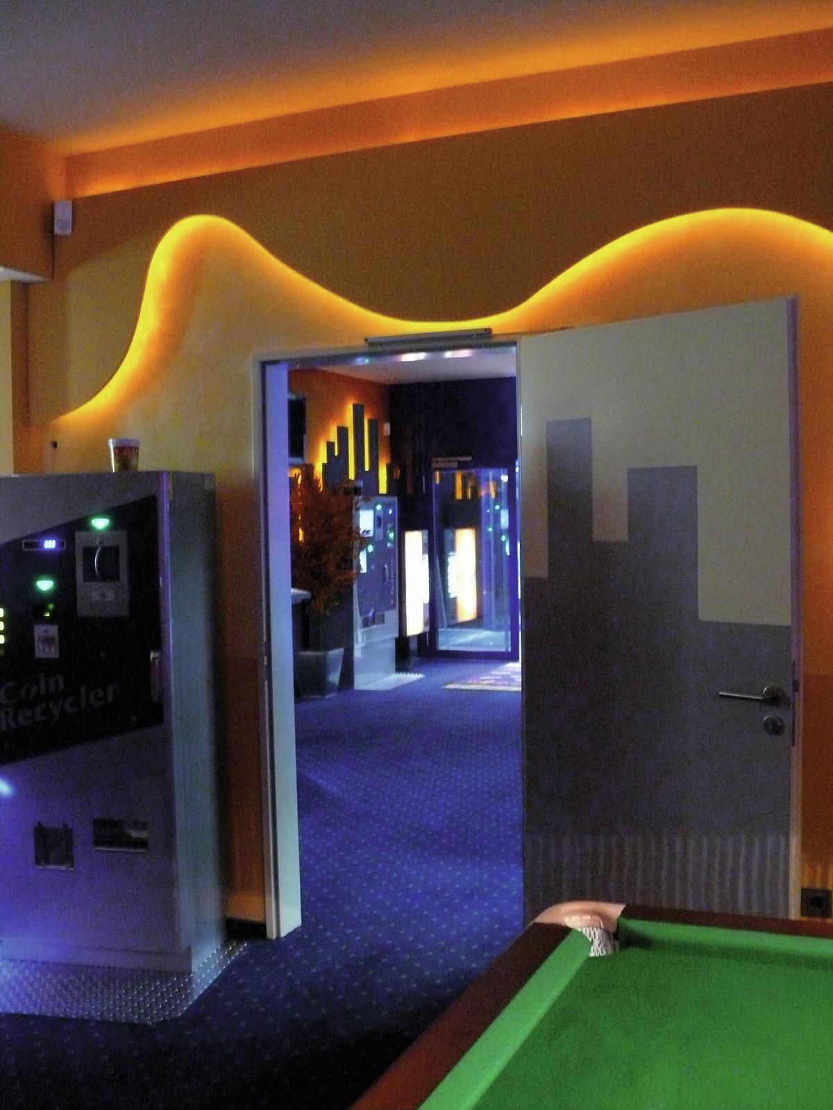 RUBBERLIGHT LED Lichtschlauch - Outdoor - RL1 - 324 LED - 9,00m - anschlussfertig - gelb RUBBERLIGHT LED Lichtschlauch - Outdoor - RL1 - 324 LED - 9,00m - anschlussfertig - gelb