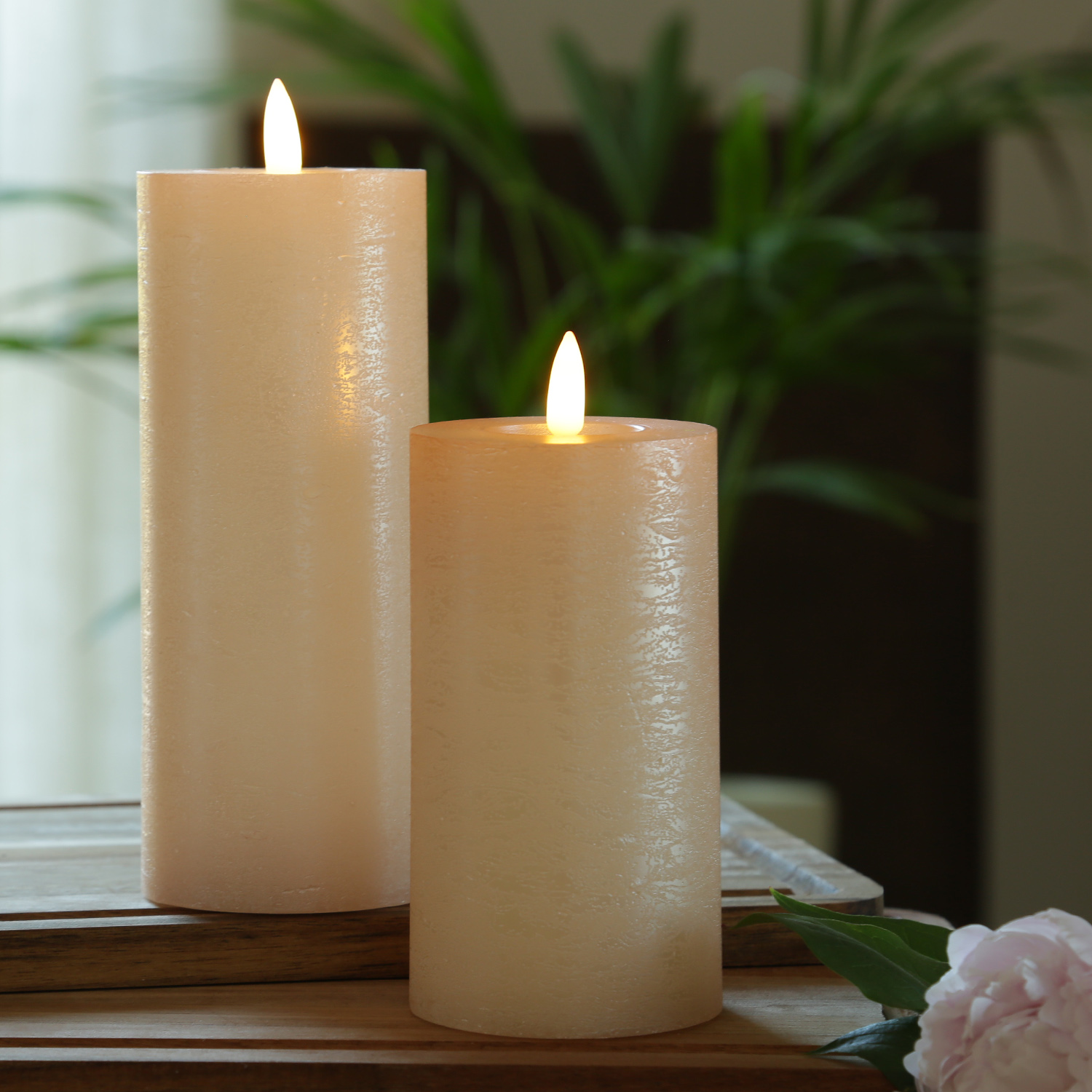 LED Kerze LINA - Rustik-Optik - Echtwachs - 3D Flamme - H: 15cm - D: 7cm - Batterie - Timer - rosa LED Kerze LINA - Rustik-Optik - Echtwachs - 3D Flamme - H: 15cm - D: 7cm - Batterie - Timer - rosa