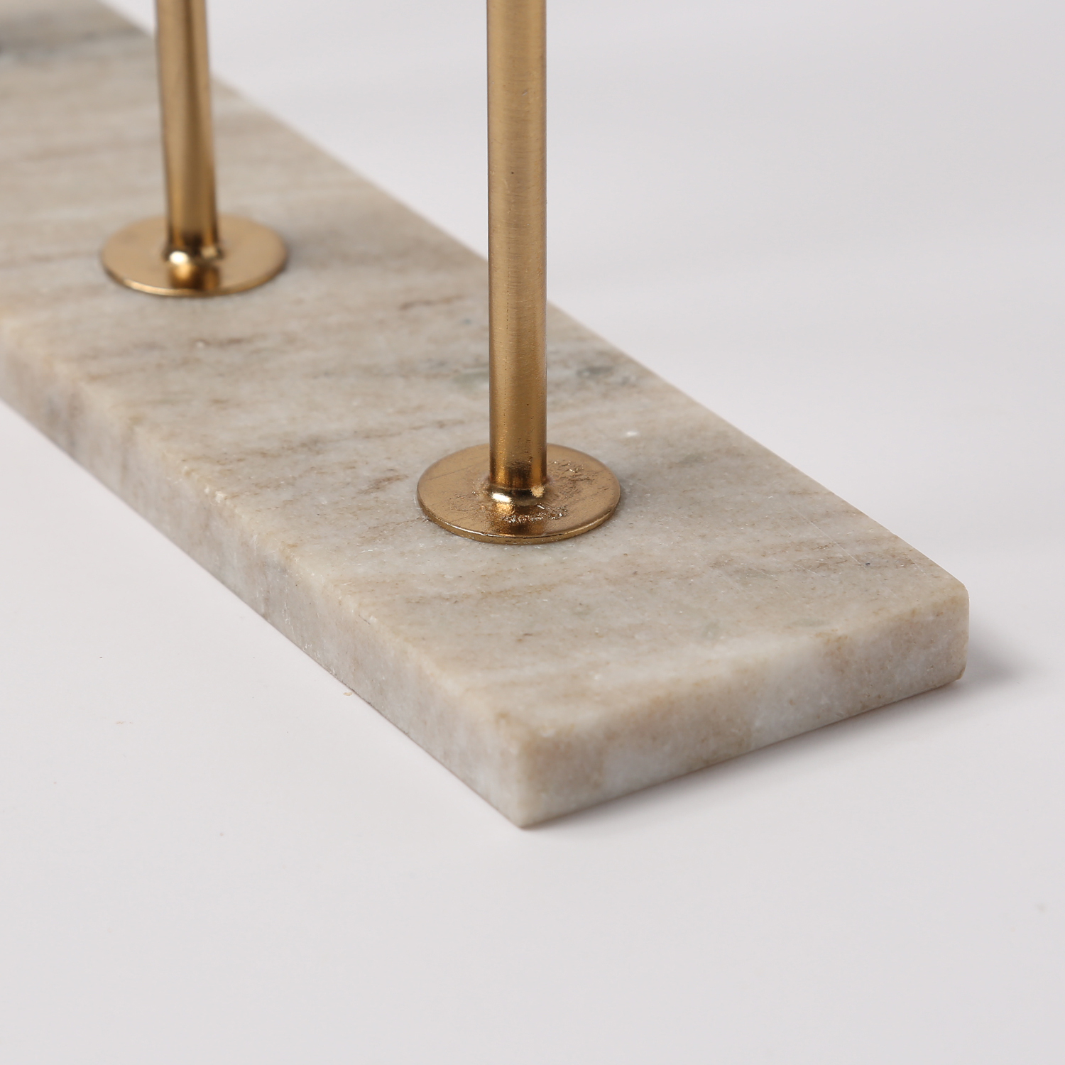 Stabkerzenhalter - Mamoroptik - Metall - 4 goldfarbene Kerzenhalterungen - H: 20cm - beige Stabkerzenhalter - Mamoroptik - Metall - 4 goldfarbene Kerzenhalterungen - H: 20cm - beige