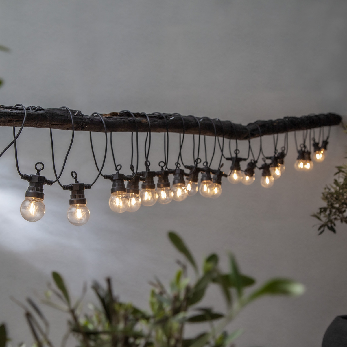 LED Lichterkette "CIRCUS" - 20 Kugeln, D: 5cm - warmweiße Filament LED - 8,8m - inkl.Trafo - outdoor LED Lichterkette "CIRCUS" - 20 Kugeln, D: 5cm - warmweiße Filament LED - 8,8m - inkl.Trafo - outdoor