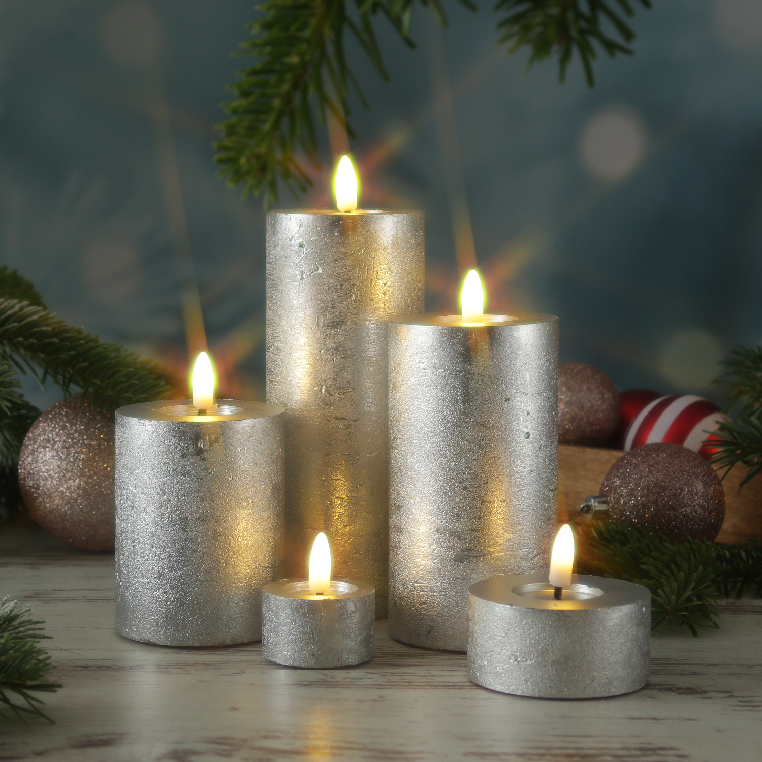 LED Kerze LINA - Rustik-Optik - Echtwachs - 3D Flamme - H: 11cm - D: 7cm - Timer - silber LED Kerze LINA - Rustik-Optik - Echtwachs - 3D Flamme - H: 11cm - D: 7cm - Timer - silber