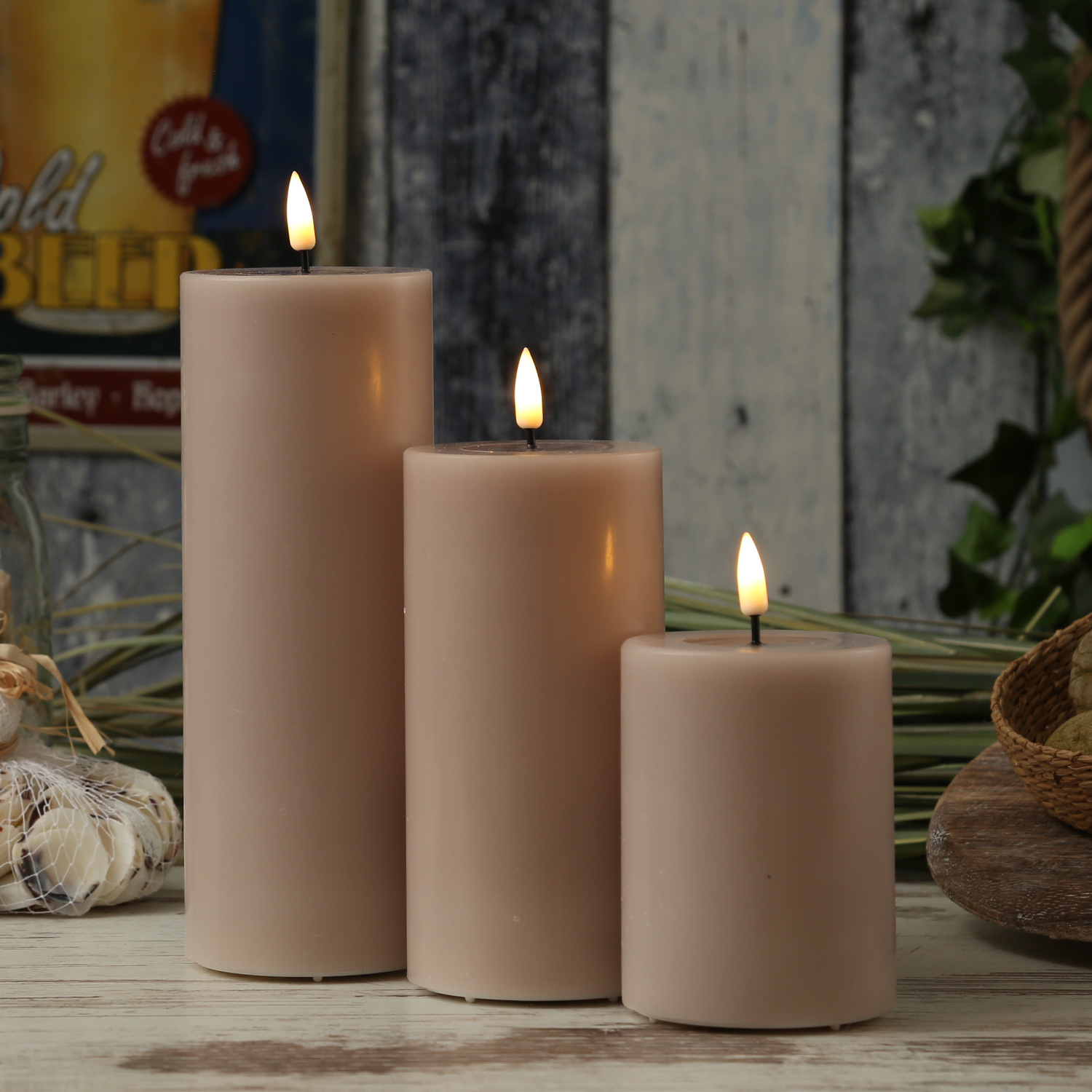 LED Stumpenkerze MIA - Echtwachs - realistische 3D Flamme - H: 20cm - D: 7,5cm - altrosa LED Stumpenkerze MIA - Echtwachs - realistische 3D Flamme - H: 20cm - D: 7,5cm - altrosa