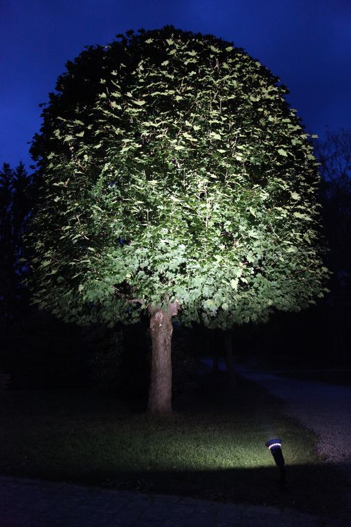 Erdspiess für Spots - Baumbeleuchtung - Fassadenbeleuchtung - IP44 Outdoor - E27 Fassung - Neigungswinkel einstellbar Erdspiess für Spots - Baumbeleuchtung - Fassadenbeleuchtung - IP44 Outdoor - E27 Fassung - Neigungswinkel einstellbar