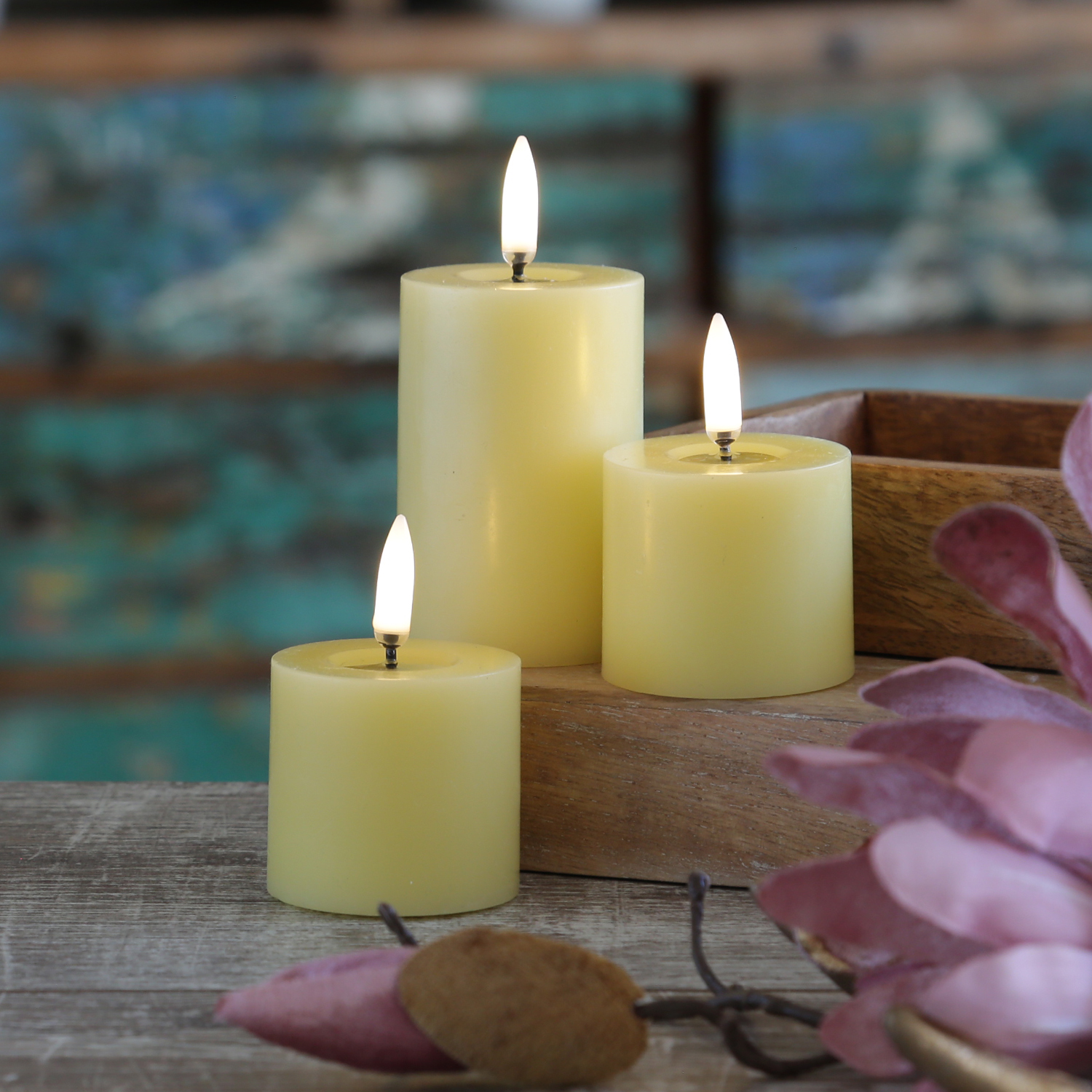 LED Mini Kerze THEA - Echtwachs - 3D Flamme mit Wachsspiegel - D: 5cm - H: 4,5cm - Timer - gelb LED Mini Kerze THEA - Echtwachs - 3D Flamme mit Wachsspiegel - D: 5cm - H: 4,5cm - Timer - gelb