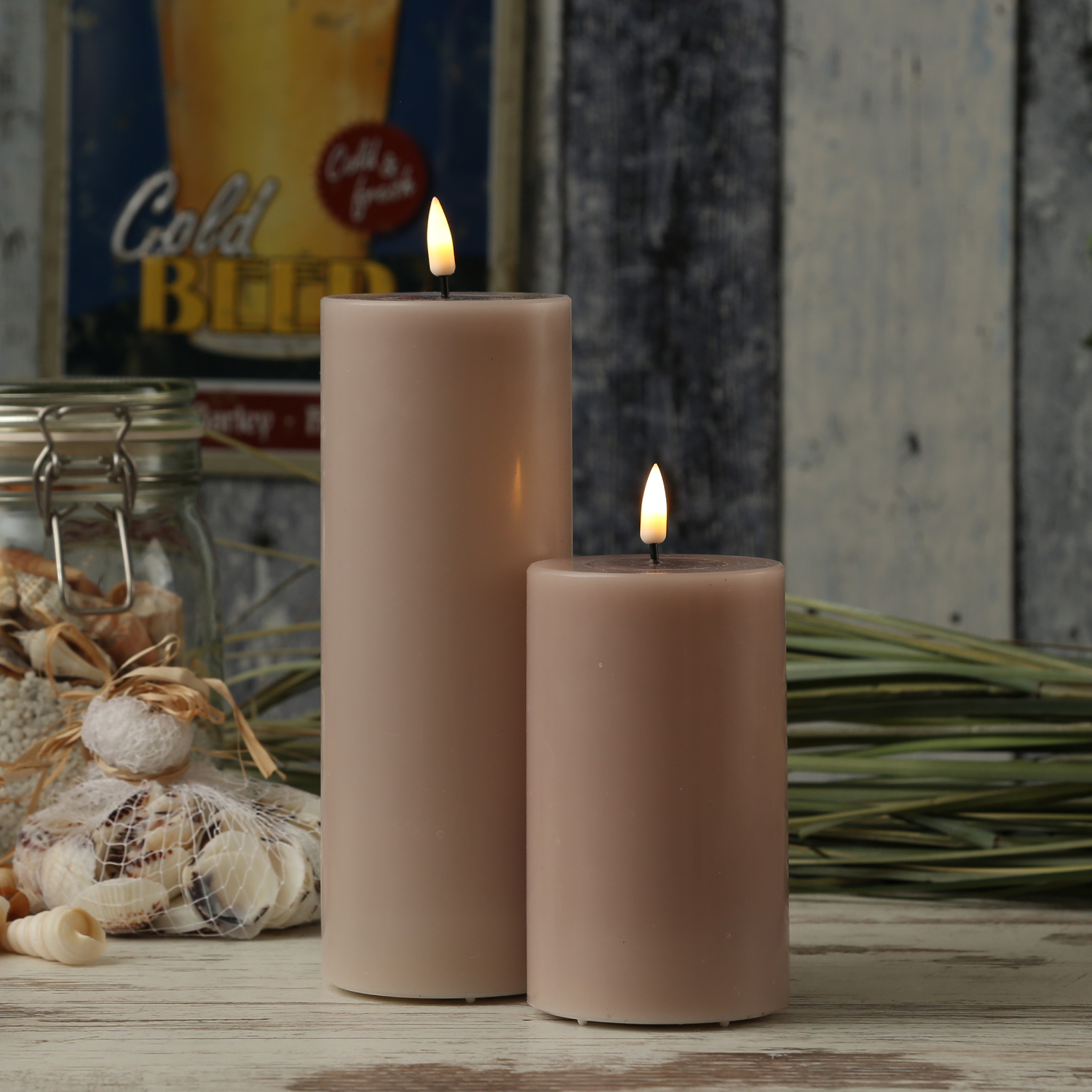 LED Stumpenkerze MIA - Echtwachs - realistische 3D Flamme - H: 12,5cm - D: 7,5cm - altrosa LED Stumpenkerze MIA - Echtwachs - realistische 3D Flamme - H: 12,5cm - D: 7,5cm - altrosa