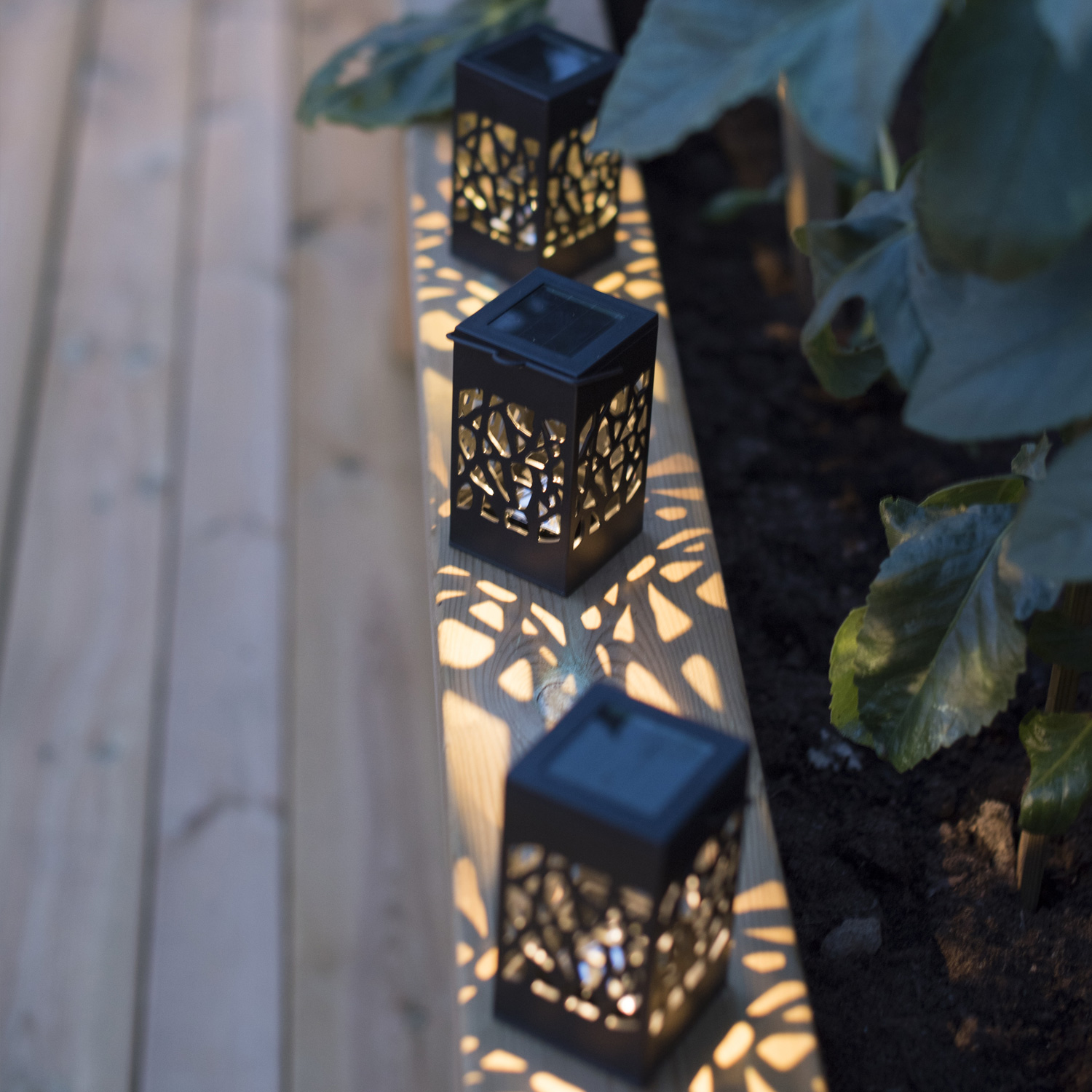 LED Solar Laternen Izola - zum Hängen o. Stellen - warmweiße LED - H: 11cm - Lichtsensor - 3er Set LED Solar Laternen Izola - zum Hängen o. Stellen - warmweiße LED - H: 11cm - Lichtsensor - 3er Set