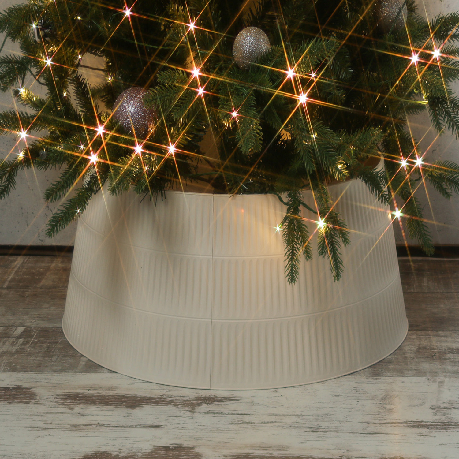 Weihnachtsbaumrock - Kunststoff Abdeckung für Baumständer - D: 56cm - 7-teilig - beige Weihnachtsbaumrock - Kunststoff Abdeckung für Baumständer - D: 56cm - 7-teilig - beige