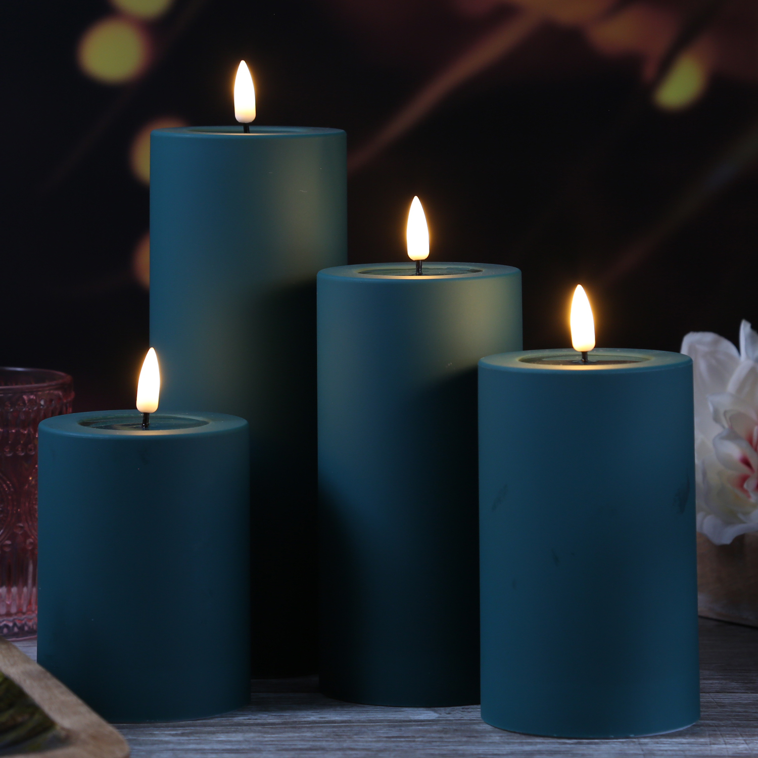 LED Stumpenkerze MIA - Kunststoff - realistische 3D Flamme - H: 10cm - für Außen - dunkelgrün LED Stumpenkerze MIA - Kunststoff - realistische 3D Flamme - H: 10cm - für Außen - dunkelgrün