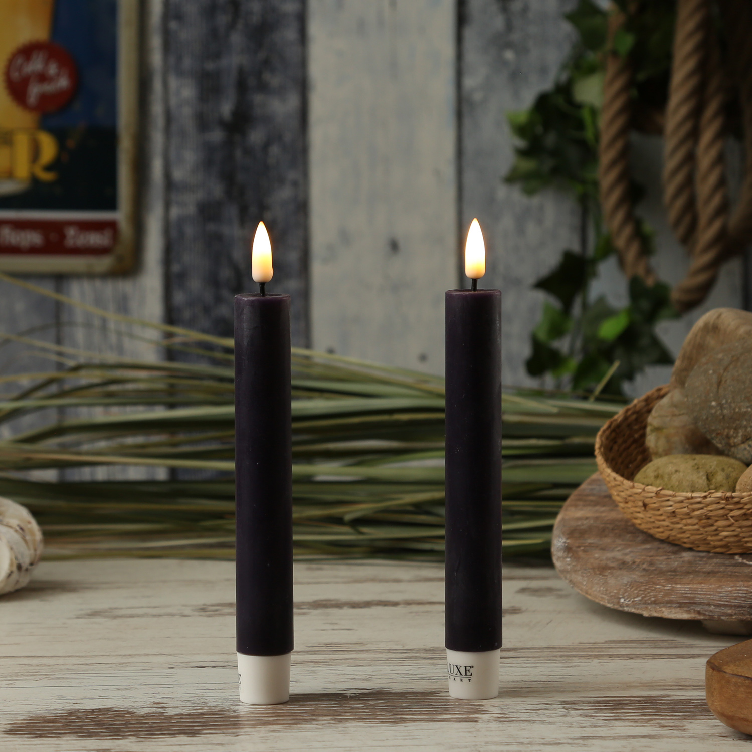 LED Stabkerzen MIA - Echtwachs - realistische 3D Flamme - H: 15cm - dunkellila - 2 Stk. LED Stabkerzen MIA - Echtwachs - realistische 3D Flamme - H: 15cm - dunkellila - 2 Stk.