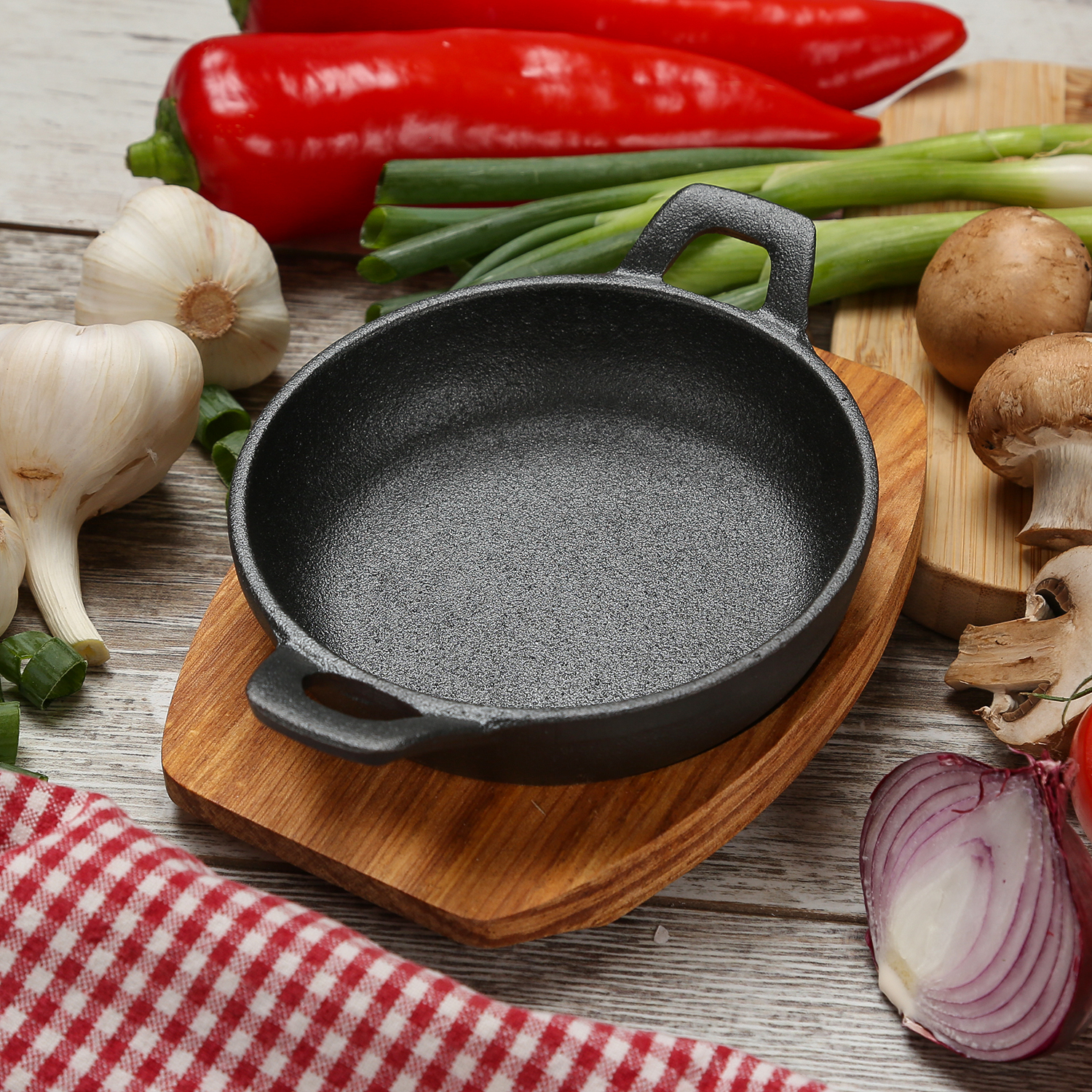 Feuerpfännchen Ø 12 cm mit 2 Henkel - Gusspfanne aus hochwertigem Gusseisen - Servierpfanne Feuerpfännchen Ø 12 cm mit 2 Henkel - Gusspfanne aus hochwertigem Gusseisen - Servierpfanne