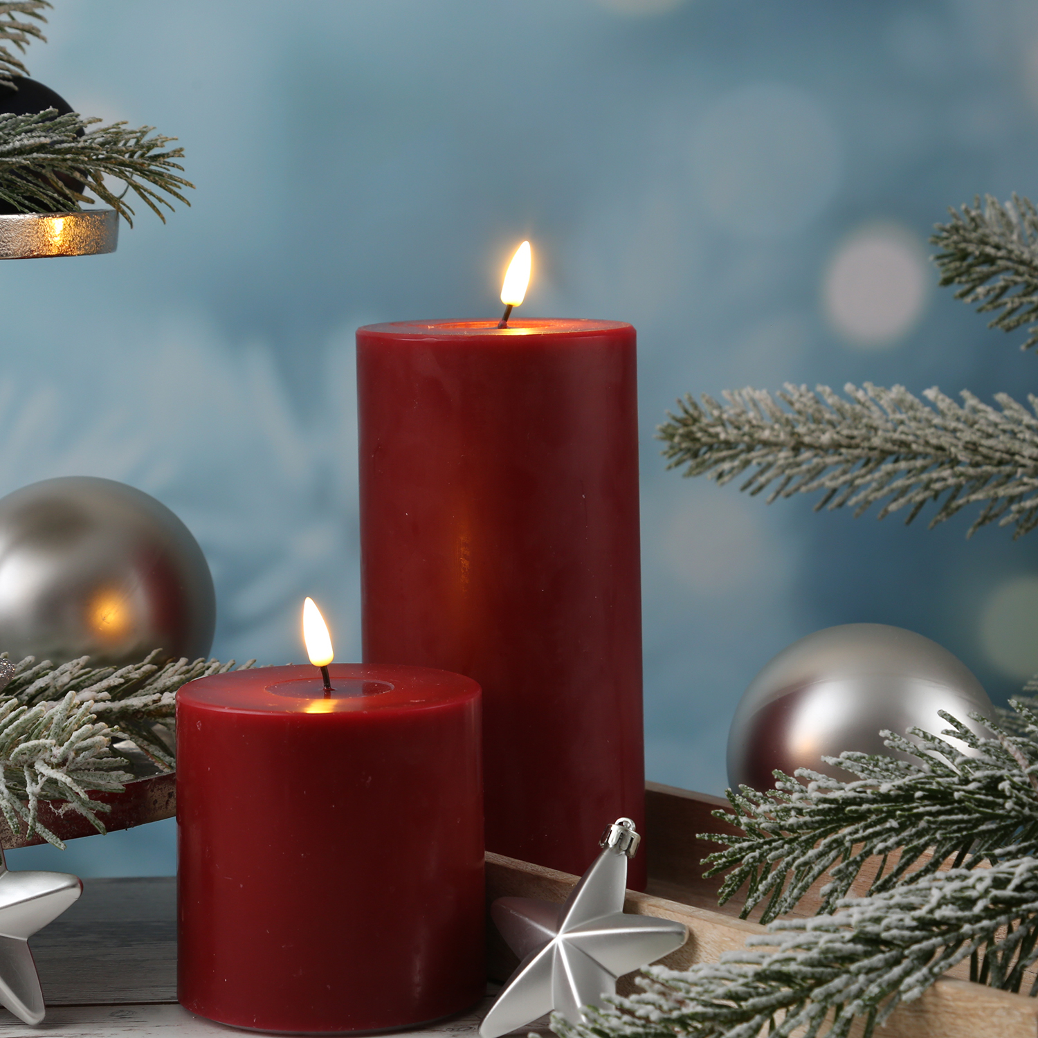 LED Stumpenkerze MIA - Echtwachs - realistische 3D Flamme - H: 20cm - D: 10cm - bordeauxrot LED Stumpenkerze MIA - Echtwachs - realistische 3D Flamme - H: 20cm - D: 10cm - bordeauxrot