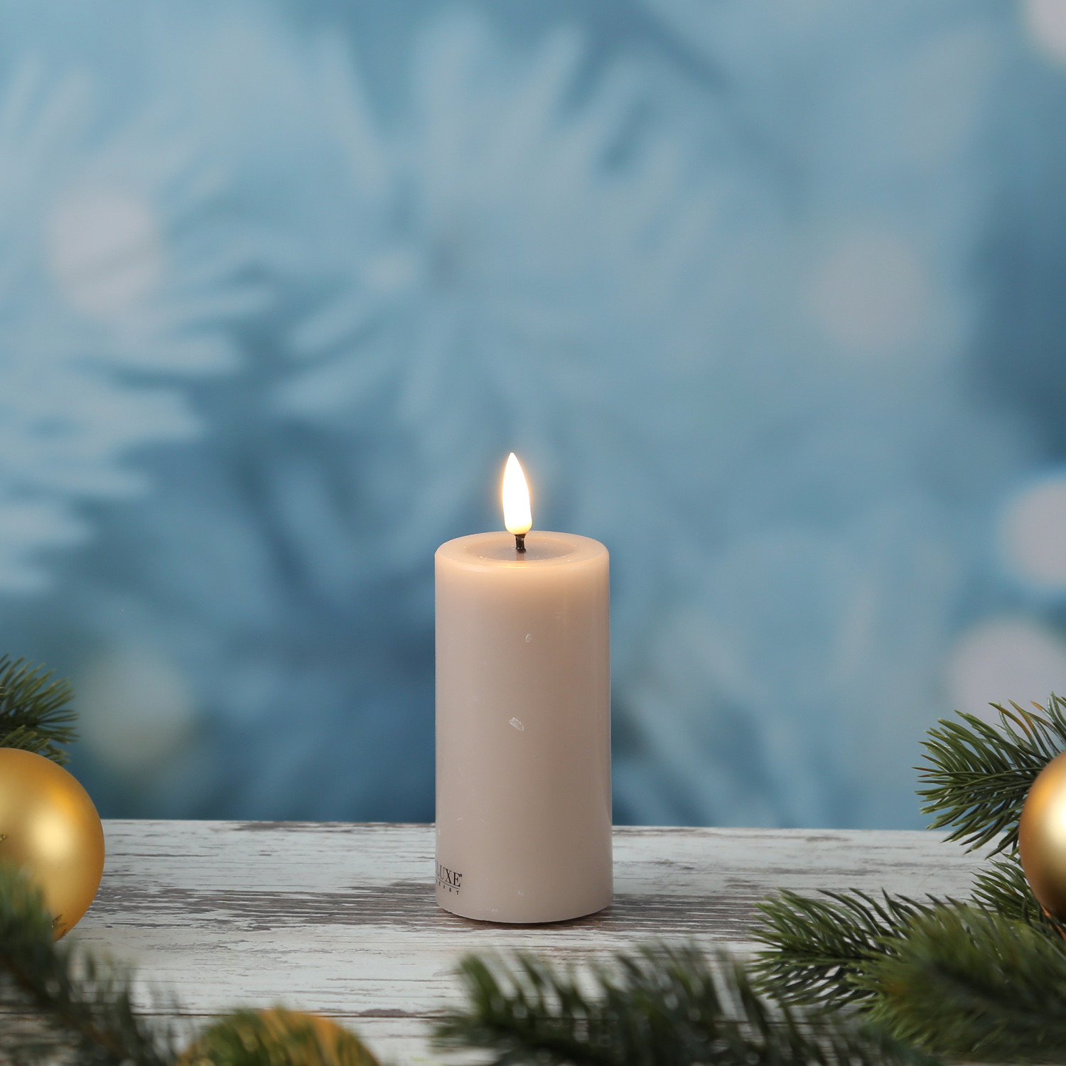 LED Stumpenkerze MIA - Echtwachs - realistische 3D Flamme - H: 10cm - D: 5cm - altrosa LED Stumpenkerze MIA - Echtwachs - realistische 3D Flamme - H: 10cm - D: 5cm - altrosa