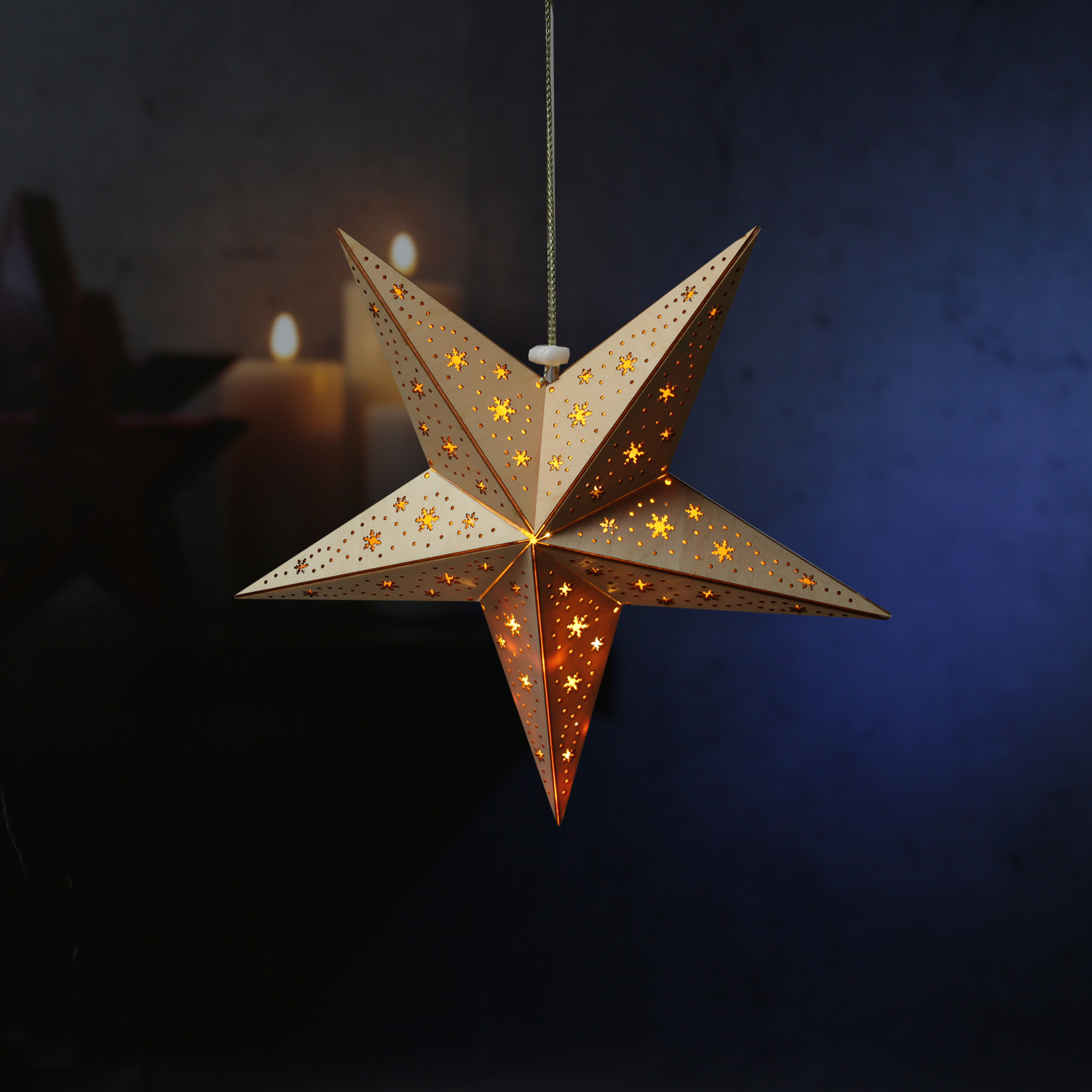 LED Holzstern - mit Schneeflockenmuster - hängend - 5-zackig - 10 warmweiße LED - D: 40cm - Timer LED Holzstern - mit Schneeflockenmuster - hängend - 5-zackig - 10 warmweiße LED - D: 40cm - Timer