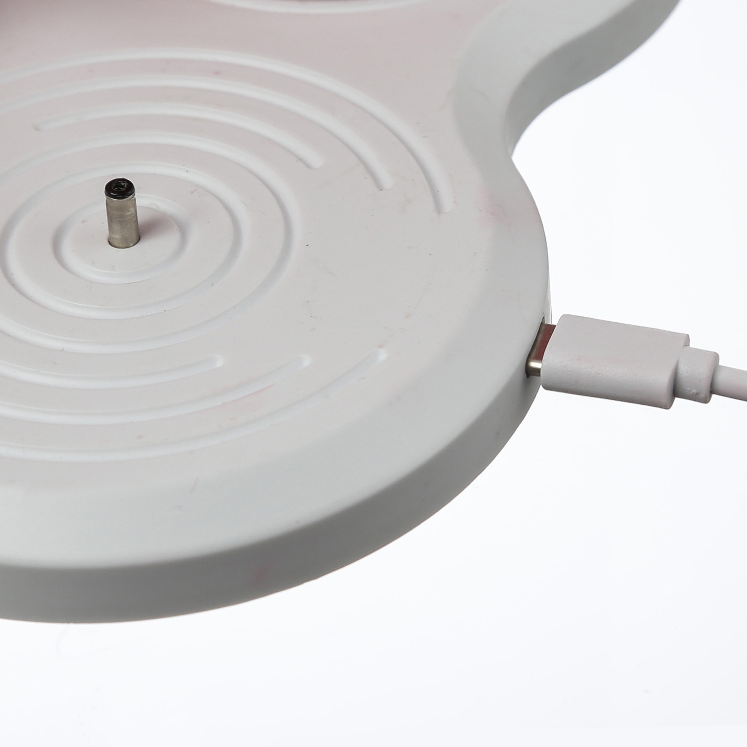 LED Kerzenset LISA - Rustik-Optik - Echtwachs - 3 Größen - mit Ladestation - Timer - grau - 3er Set LED Kerzenset LISA - Rustik-Optik - Echtwachs - 3 Größen - mit Ladestation - Timer - grau - 3er Set