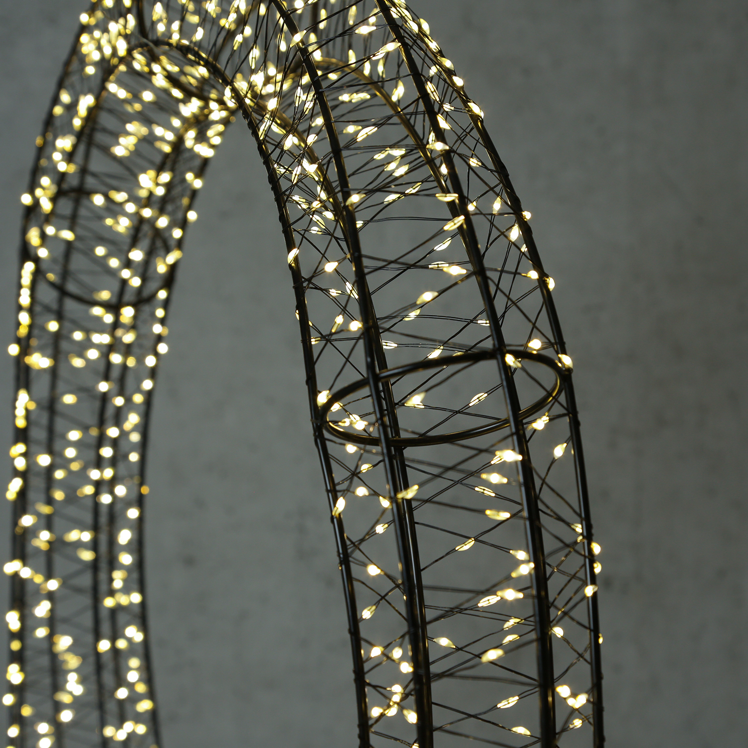 LED Kranz mit Drahtlichterkette - Lichterkranz mit 1200 warmweißen LED - D: 40cm - Timer - Außen LED Kranz mit Drahtlichterkette - Lichterkranz mit 1200 warmweißen LED - D: 40cm - Timer - Außen