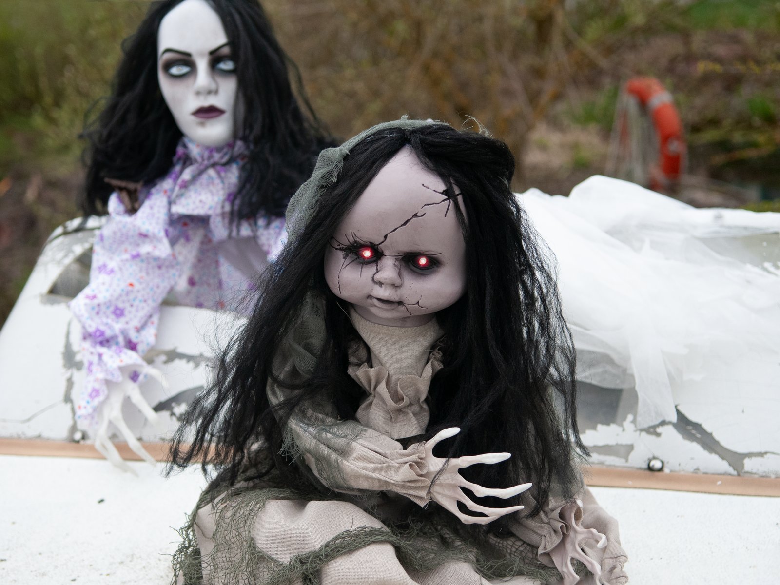 Tanzende Geisterpuppe - bewegte 46cm Halloween Figur mit Licht und Geräuscheffekten - Sensor Tanzende Geisterpuppe - bewegte 46cm Halloween Figur mit Licht und Geräuscheffekten - Sensor