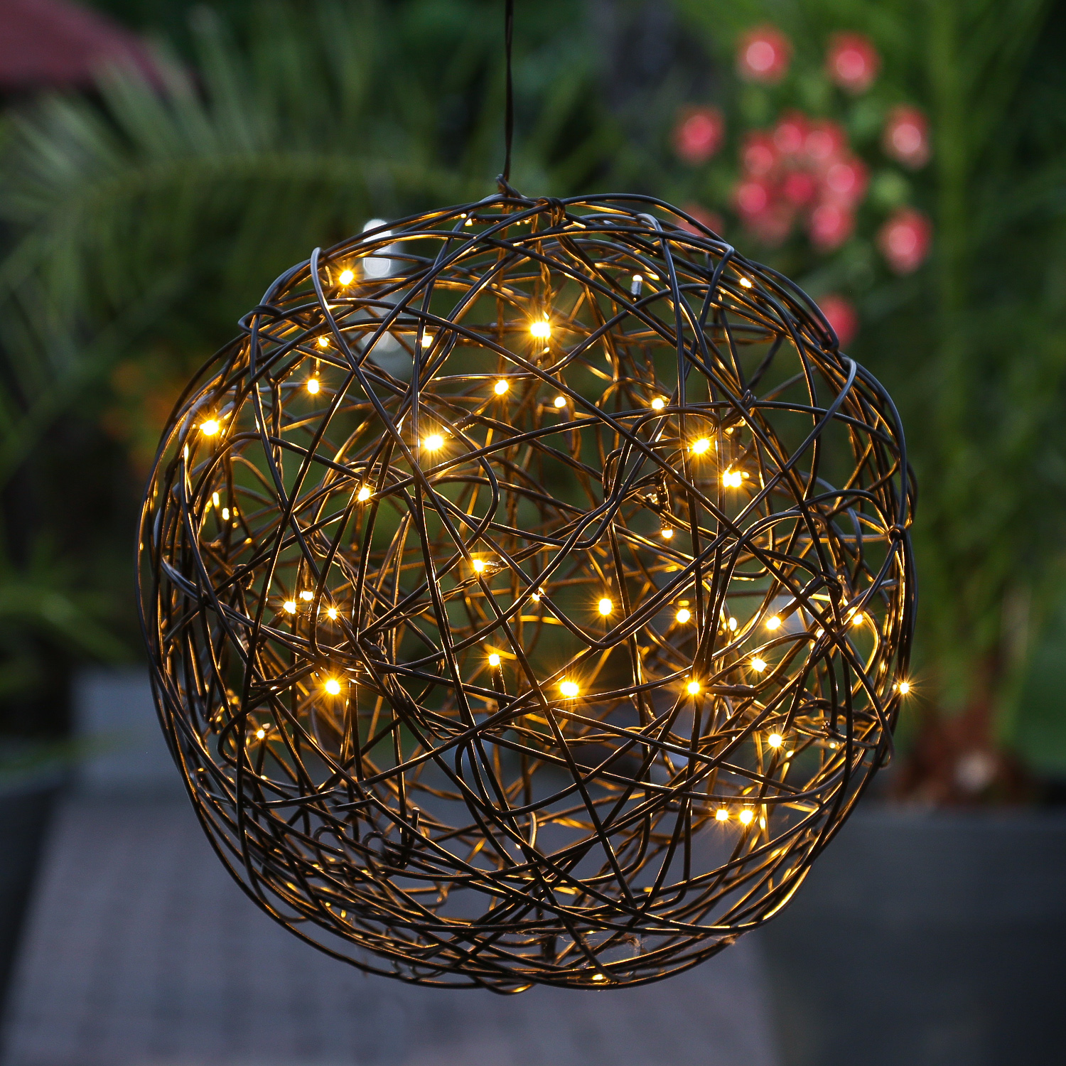 LED 3D Drahtkugel TRASSEL - 50 warmweiße LED - D: 30cm - für Innen und Außen - schwarz LED 3D Drahtkugel TRASSEL - 50 warmweiße LED - D: 30cm - für Innen und Außen - schwarz