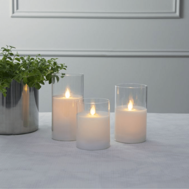 LED Windlicht "Twinkle" - Echtwachs - mechanische Flamme - Timer - H: 15cm - weiß LED Windlicht "Twinkle" - Echtwachs - mechanische Flamme - Timer - H: 15cm - weiß