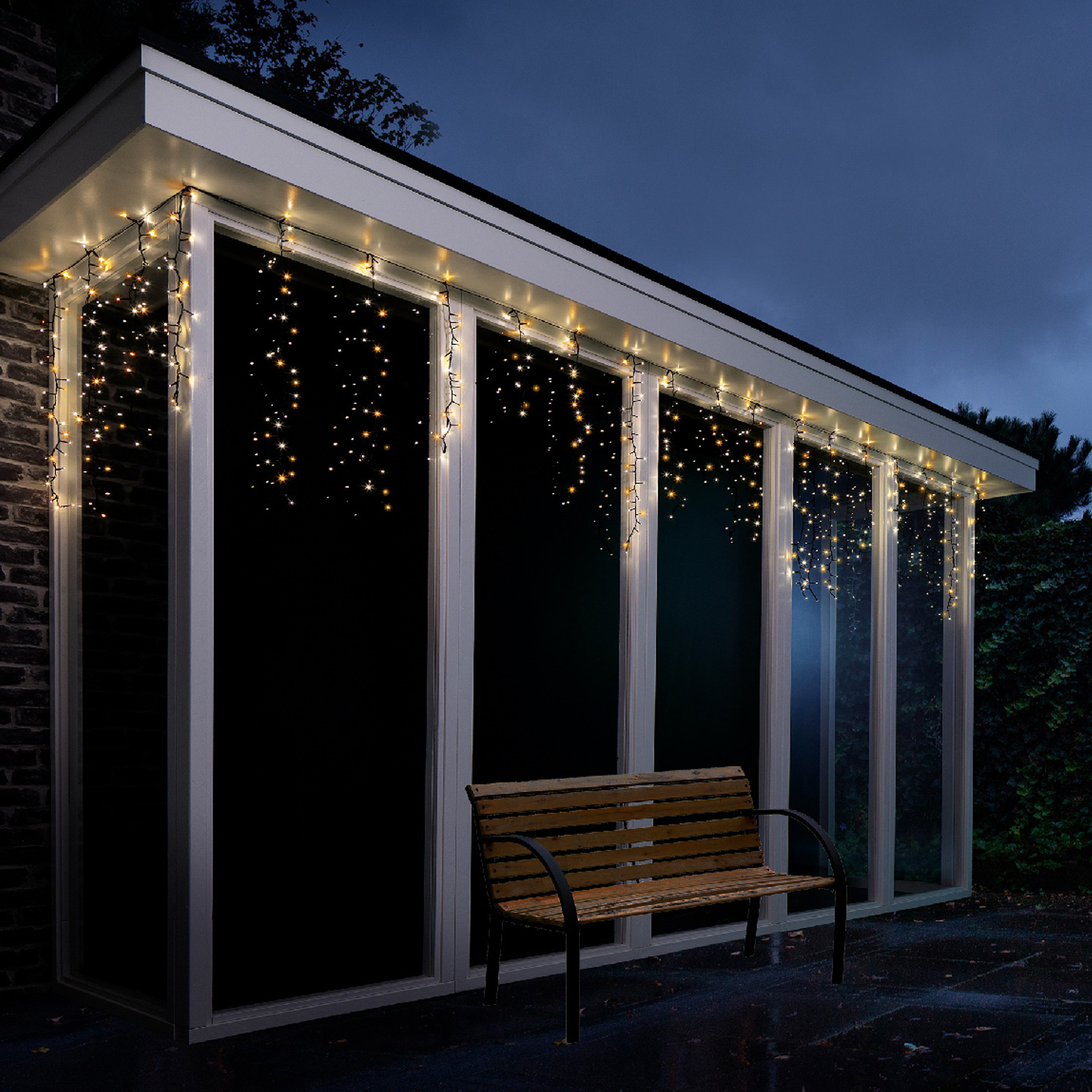 LED Lichtervorhang Eisregen - 16 Stränge - koppelbar - 256LED - L: 3,75m - 8 Funktionen - Außen LED Lichtervorhang Eisregen - 16 Stränge - koppelbar - 256LED - L: 3,75m - 8 Funktionen - Außen