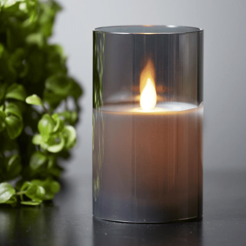 LED Kerze/Windlicht "Twinkle" - Echtwachs - mechanische Flamme - Timer - H: 10cm - rauchschwarz LED Kerze/Windlicht "Twinkle" - Echtwachs - mechanische Flamme - Timer - H: 10cm - rauchschwarz