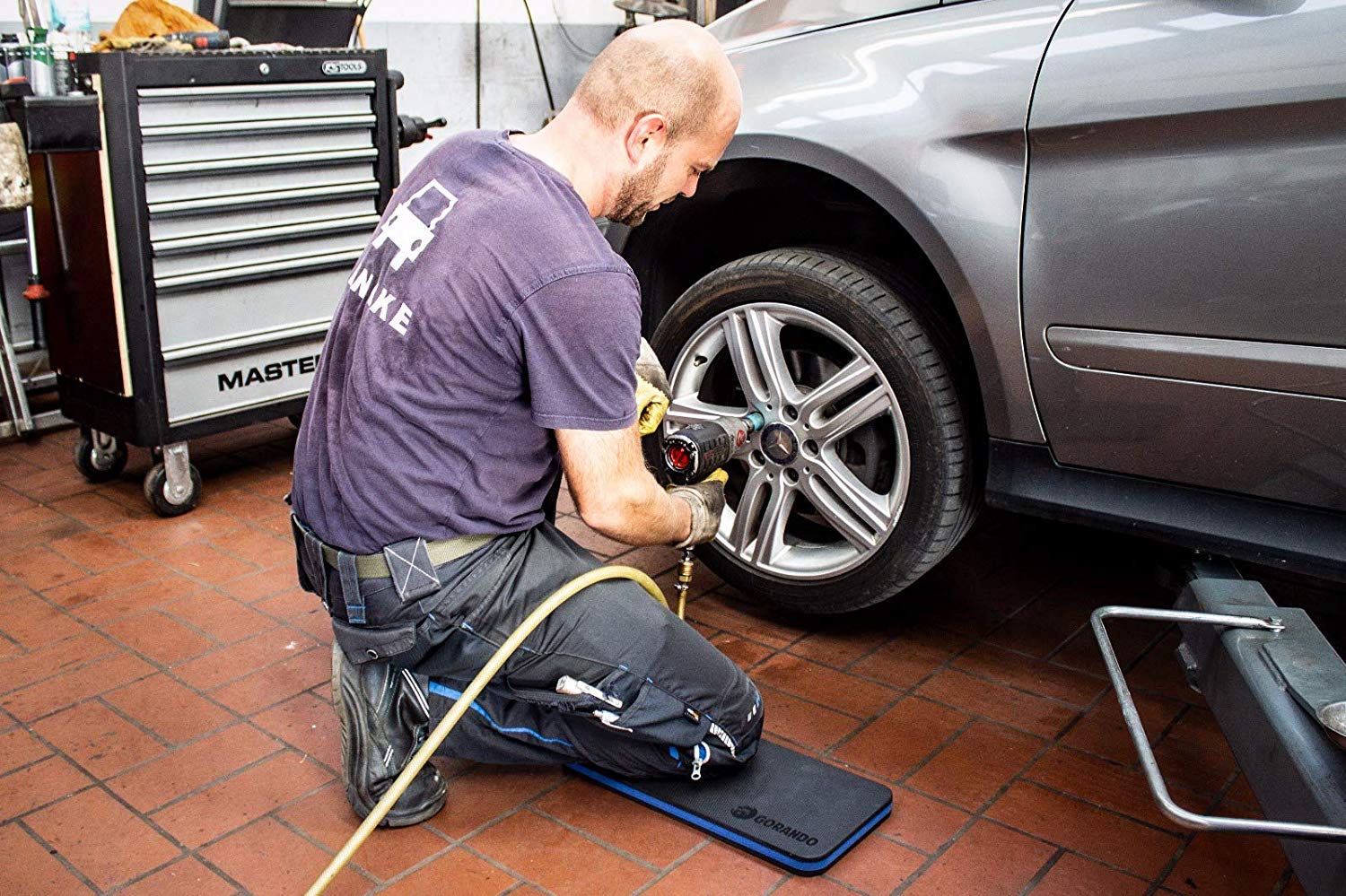 GORANDO® Premium EVA Kniekissen - 44x22cm - für Garten, Haus, Werkstatt - Kniepad - rot - 10er set GORANDO® Premium EVA Kniekissen - 44x22cm - für Garten, Haus, Werkstatt - Kniepad - rot - 10er set