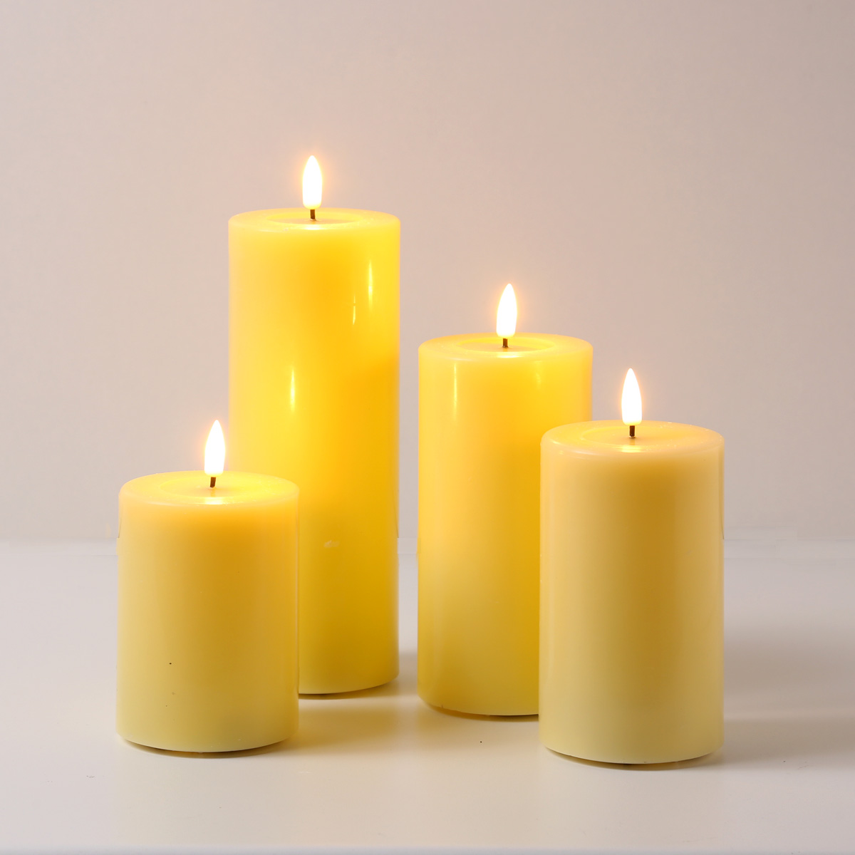 LED Stumpenkerze MIA - Echtwachs - realistische 3D Flamme - H: 20cm - Batteriebetrieb - gelb LED Stumpenkerze MIA - Echtwachs - realistische 3D Flamme - H: 20cm - Batteriebetrieb - gelb