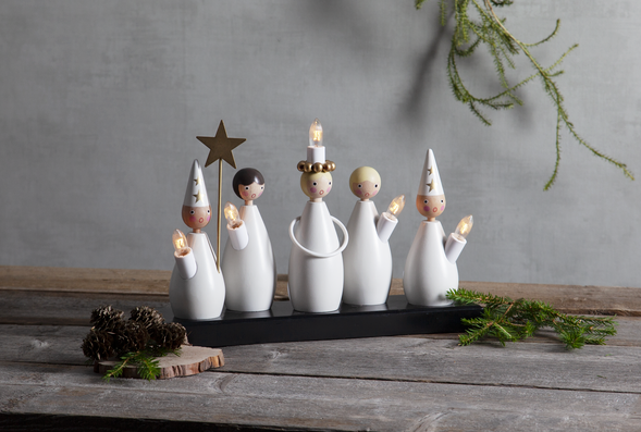 Fensterleuchter "Lucia Chor" - 5flammig - warmweiße Glühlampen - H: 22cm, L. 33cm - Weiß Fensterleuchter "Lucia Chor" - 5flammig - warmweiße Glühlampen - H: 22cm, L. 33cm - Weiß