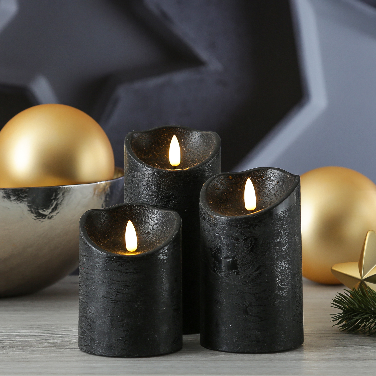 LED Stumpenkerzen RUSTIC - Echtwachs - warmweiße 3D Flamme - Batterie - Timer - schwarz - 3er Set LED Stumpenkerzen RUSTIC - Echtwachs - warmweiße 3D Flamme - Batterie - Timer - schwarz - 3er Set