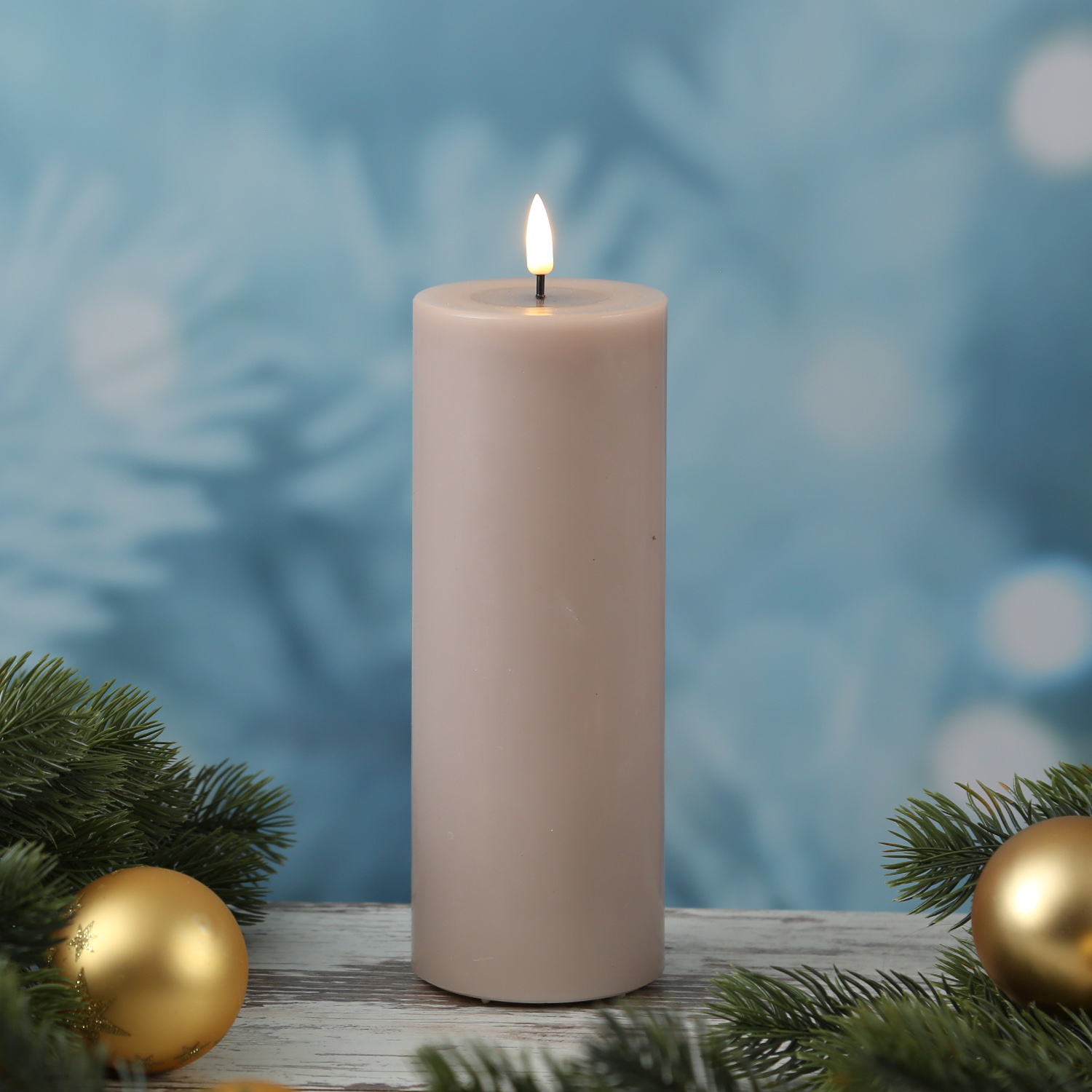 LED Stumpenkerze MIA - Echtwachs - realistische 3D Flamme - H: 20cm - D: 7,5cm - altrosa LED Stumpenkerze MIA - Echtwachs - realistische 3D Flamme - H: 20cm - D: 7,5cm - altrosa