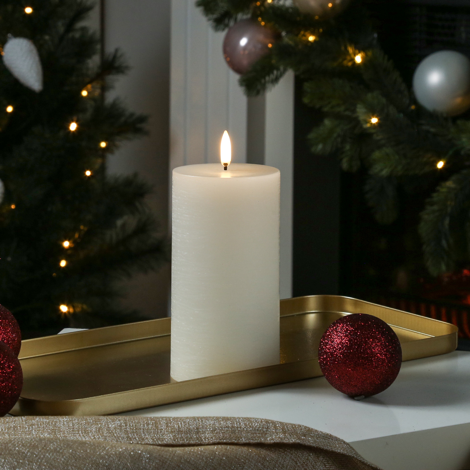 LED Kerze PIA - Rustik-Optik - Echtwachs - H: 15cm - D: 7,8cm - Timer - bis zu 1000 Std. - creme LED Kerze PIA - Rustik-Optik - Echtwachs - H: 15cm - D: 7,8cm - Timer - bis zu 1000 Std. - creme