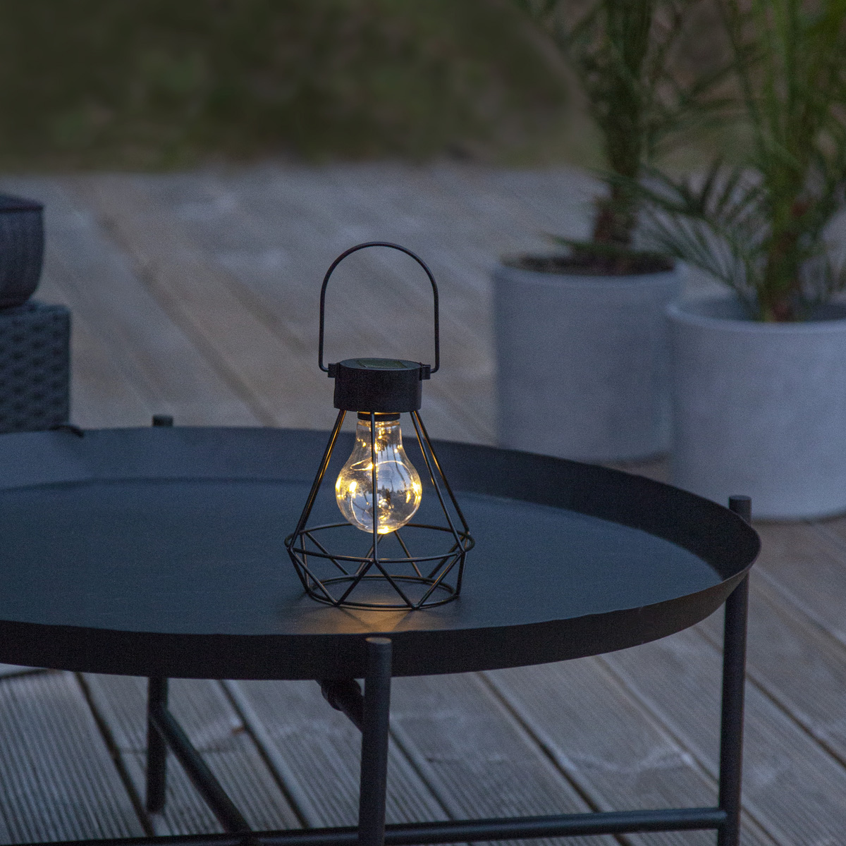 LED Solar Laterne "Eddy" - 5 warmweiße LED - H: 15,5cm - Dämmerungssensor - schwarz LED Solar Laterne "Eddy" - 5 warmweiße LED - H: 15,5cm - Dämmerungssensor - schwarz