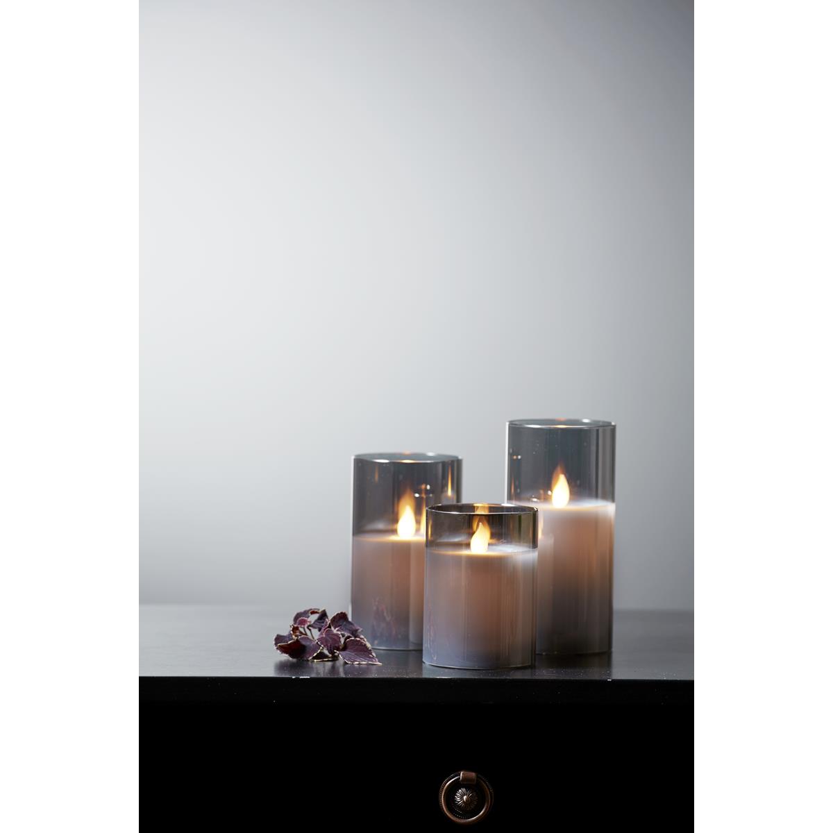 LED Kerze/Windlicht "Twinkle" - Echtwachs - mechanische Flamme - Timer - H: 15cm - rauchschwarz LED Kerze/Windlicht "Twinkle" - Echtwachs - mechanische Flamme - Timer - H: 15cm - rauchschwarz