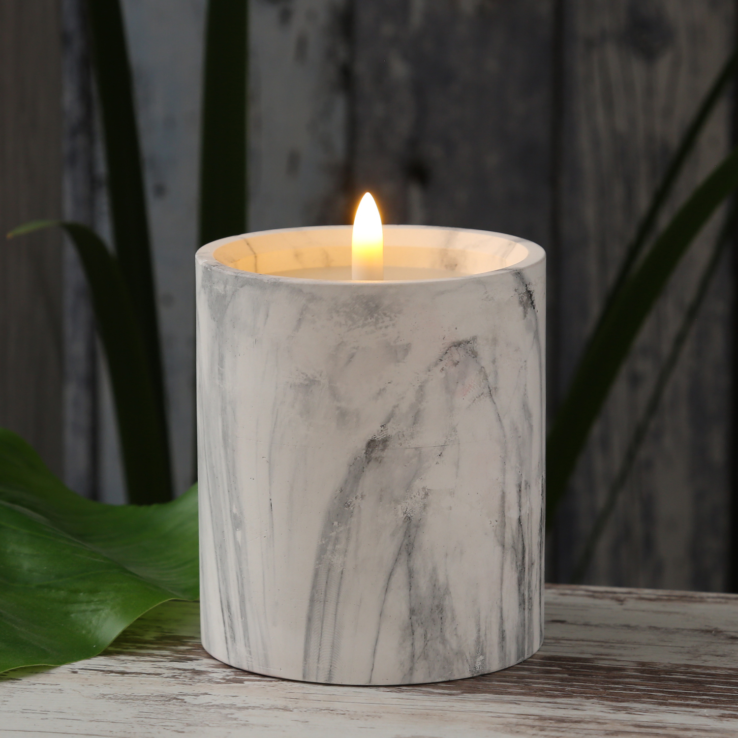 LED Stumpenkerze Flamme - Marmoroptik - Zement/Wachs - natürliche Flamme - Timer - H: 12cm - grau LED Stumpenkerze Flamme - Marmoroptik - Zement/Wachs - natürliche Flamme - Timer - H: 12cm - grau
