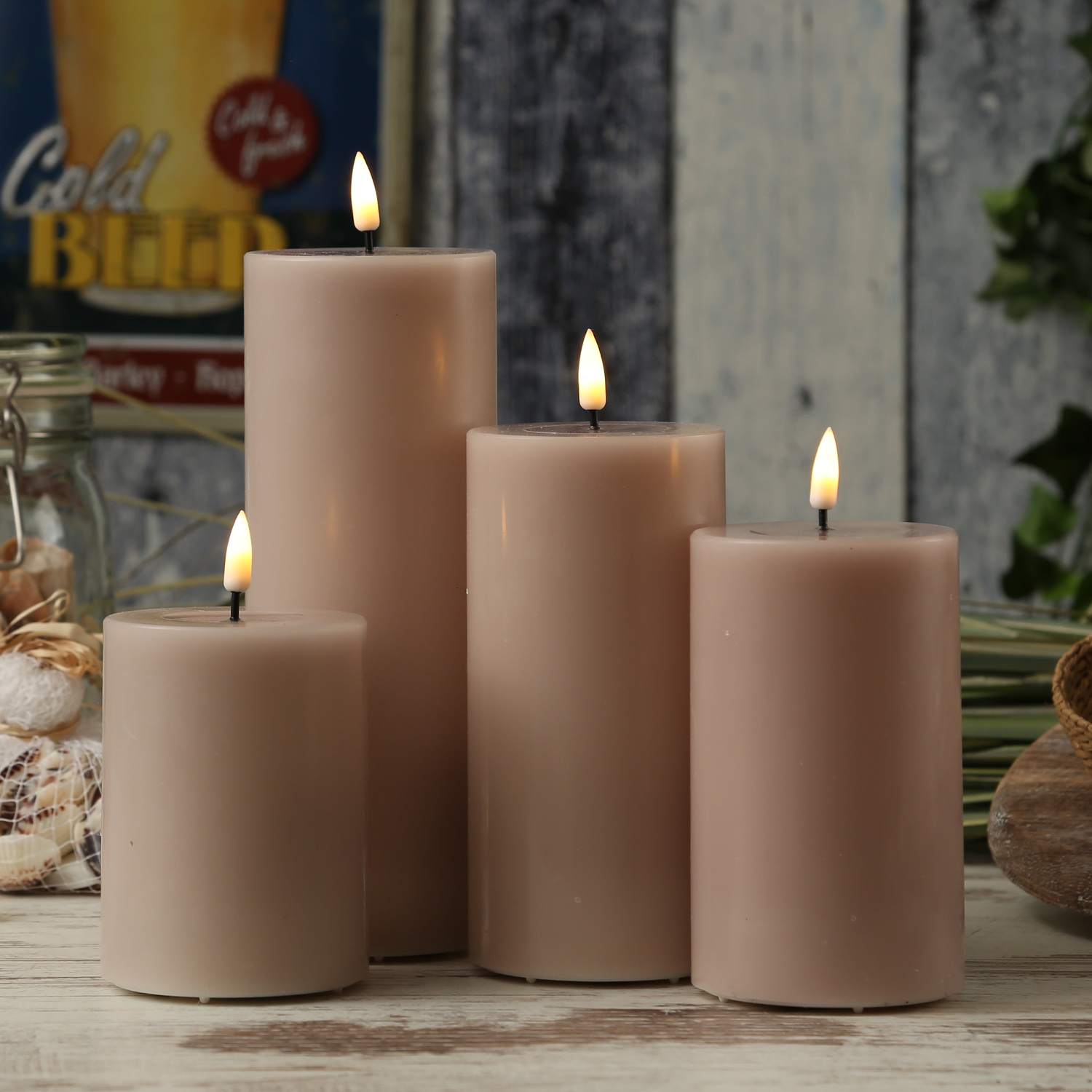 LED Stumpenkerze MIA - Echtwachs - realistische 3D Flamme - H: 12,5cm - D: 7,5cm - altrosa LED Stumpenkerze MIA - Echtwachs - realistische 3D Flamme - H: 12,5cm - D: 7,5cm - altrosa