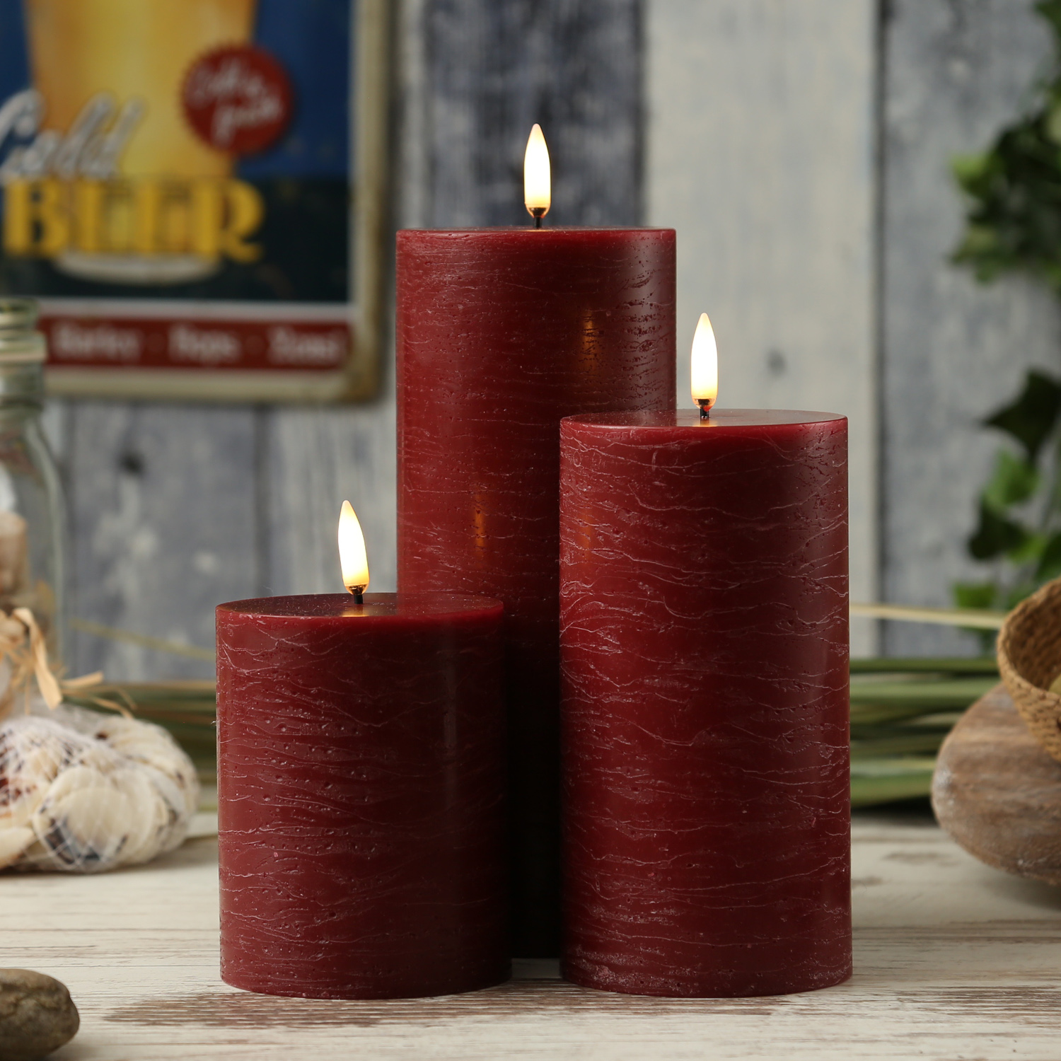 LED Kerze PIA - Rustik-Optik - Echtwachs - H: 10cm - D: 7,8cm - Timer - bis zu 1000 Std. - dunkelrot LED Kerze PIA - Rustik-Optik - Echtwachs - H: 10cm - D: 7,8cm - Timer - bis zu 1000 Std. - dunkelrot
