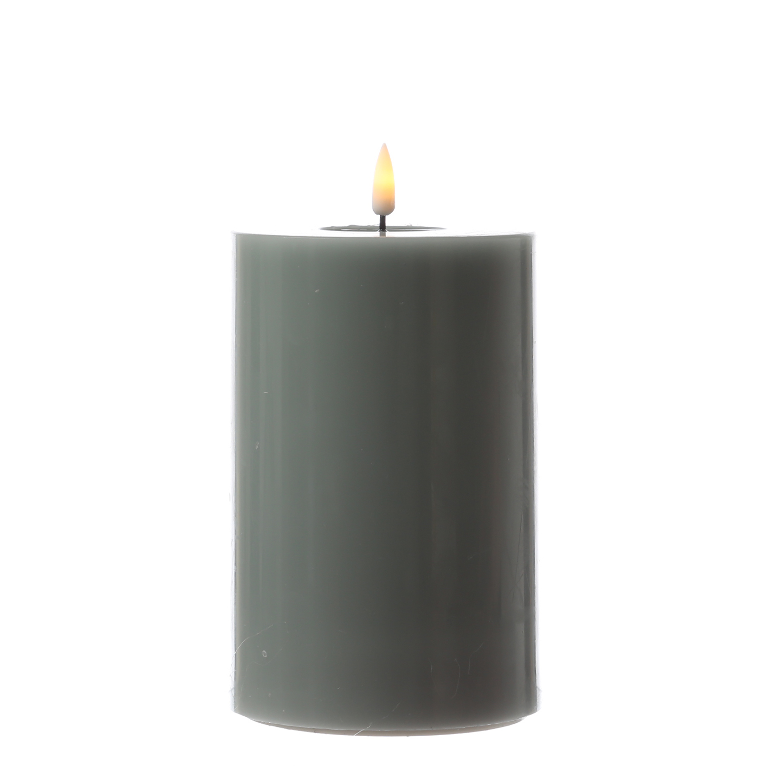 LED Stumpenkerze MIA - Echtwachs - realistische 3D Flamme - H: 15cm - D: 10cm - salbeigrün LED Stumpenkerze MIA - Echtwachs - realistische 3D Flamme - H: 15cm - D: 10cm - salbeigrün