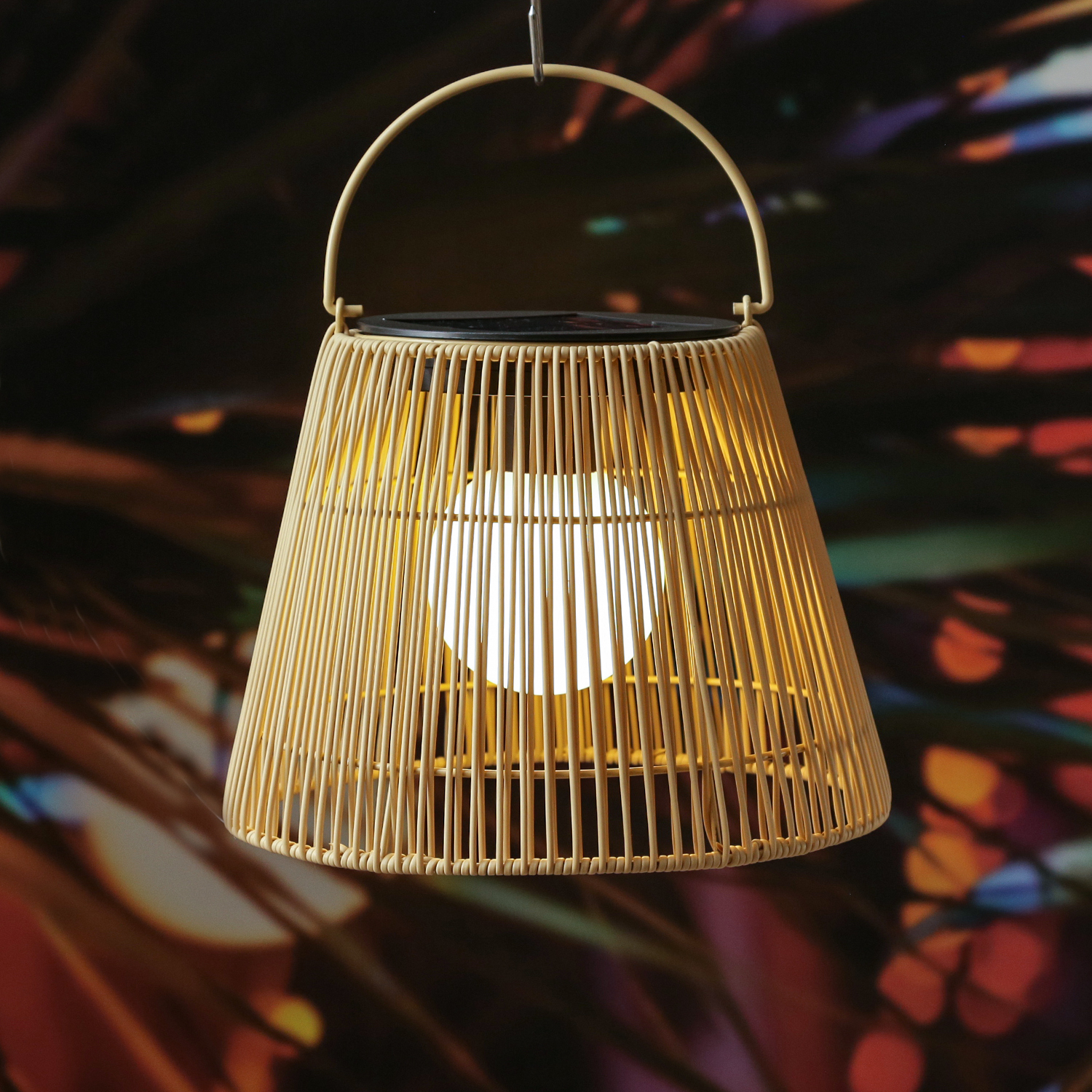 LED Solar Laterne-Haengeleuchte - Rattanoptik  - warmweisse LED - H- 22cm - Lichtsensor - natur