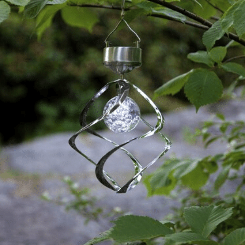 LED  Solar Windspiel "Spiral" - kaltweiße LED - Dämmerungssensor - drehend und leuchtend - silber LED  Solar Windspiel "Spiral" - kaltweiße LED - Dämmerungssensor - drehend und leuchtend - silber