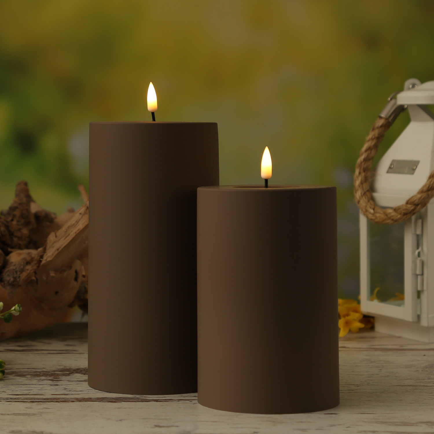 LED Stumpenkerze MIA - Kunststoff - realistische 3D Flamme - H: 15cm - D: 10cm - für Außen - mokka