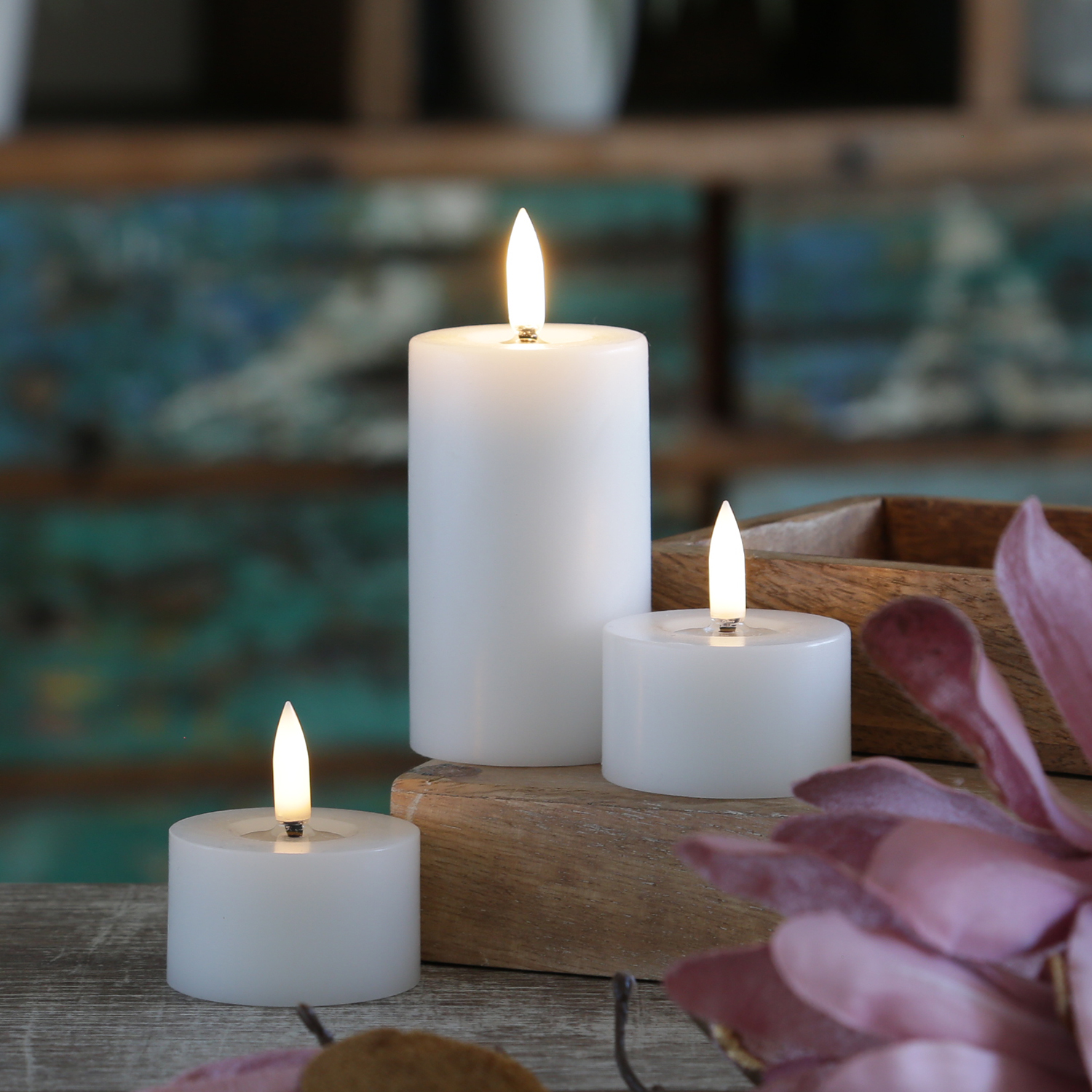 LED Mini Kerze THEA - Echtwachs - 3D Flamme mit Wachsspiegel - D: 5cm - H: 7,5cm - Timer - weiß LED Mini Kerze THEA - Echtwachs - 3D Flamme mit Wachsspiegel - D: 5cm - H: 7,5cm - Timer - weiß