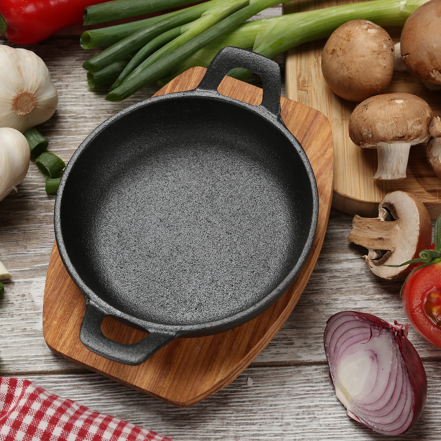 Feuerpfännchen Ø 12 cm mit 2 Henkel - Gusspfanne aus hochwertigem Gusseisen - Servierpfanne Feuerpfännchen Ø 12 cm mit 2 Henkel - Gusspfanne aus hochwertigem Gusseisen - Servierpfanne