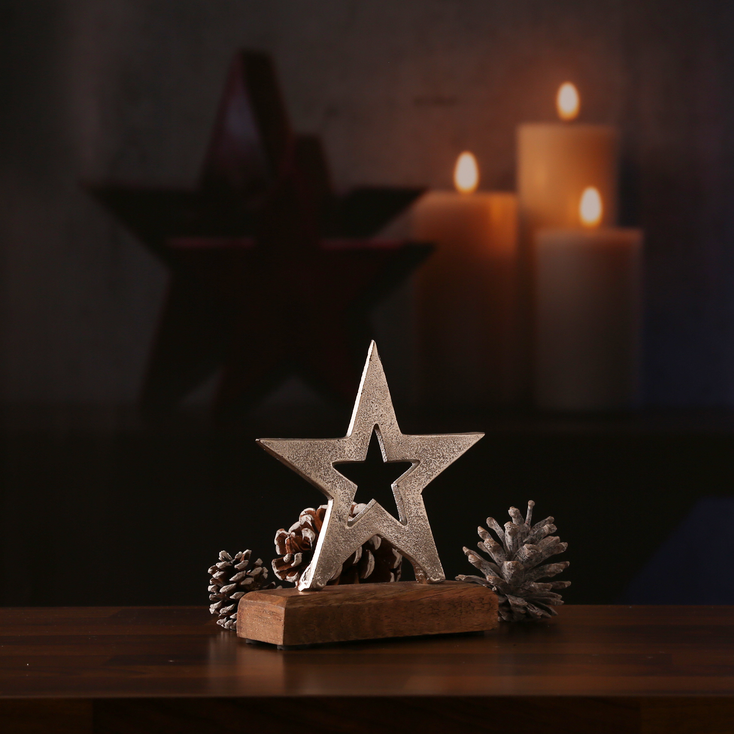Dekostern aus Aluminium - Metallstern - stehend - Mangoholzsockel - H: 15,5cm - natur, silber Dekostern aus Aluminium - Metallstern - stehend - Mangoholzsockel - H: 15,5cm - natur, silber
