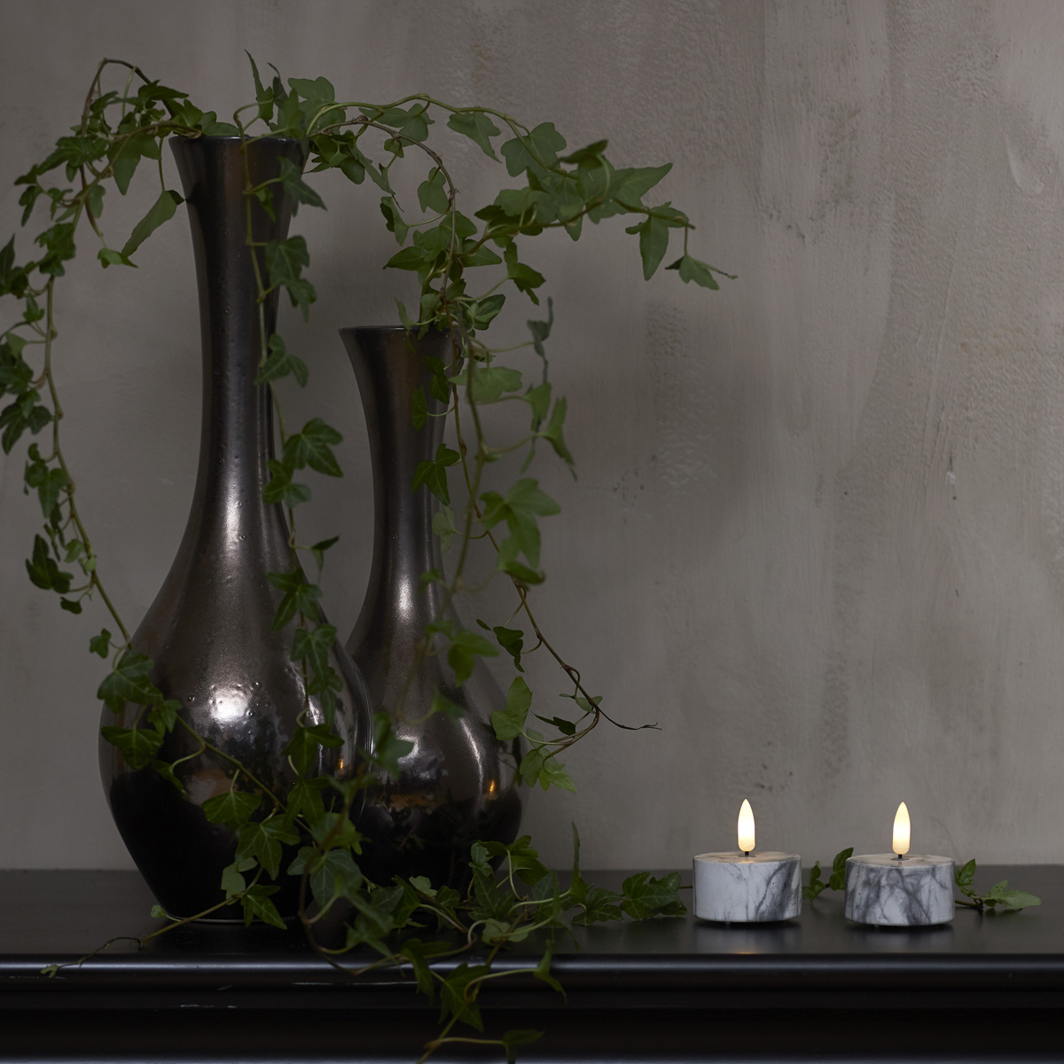 LED Teelicht "Flamme" - Marmoroptik - Echtwachs - realistische Flamme - Timer - H:6cm - 2er Set LED Teelicht "Flamme" - Marmoroptik - Echtwachs - realistische Flamme - Timer - H:6cm - 2er Set