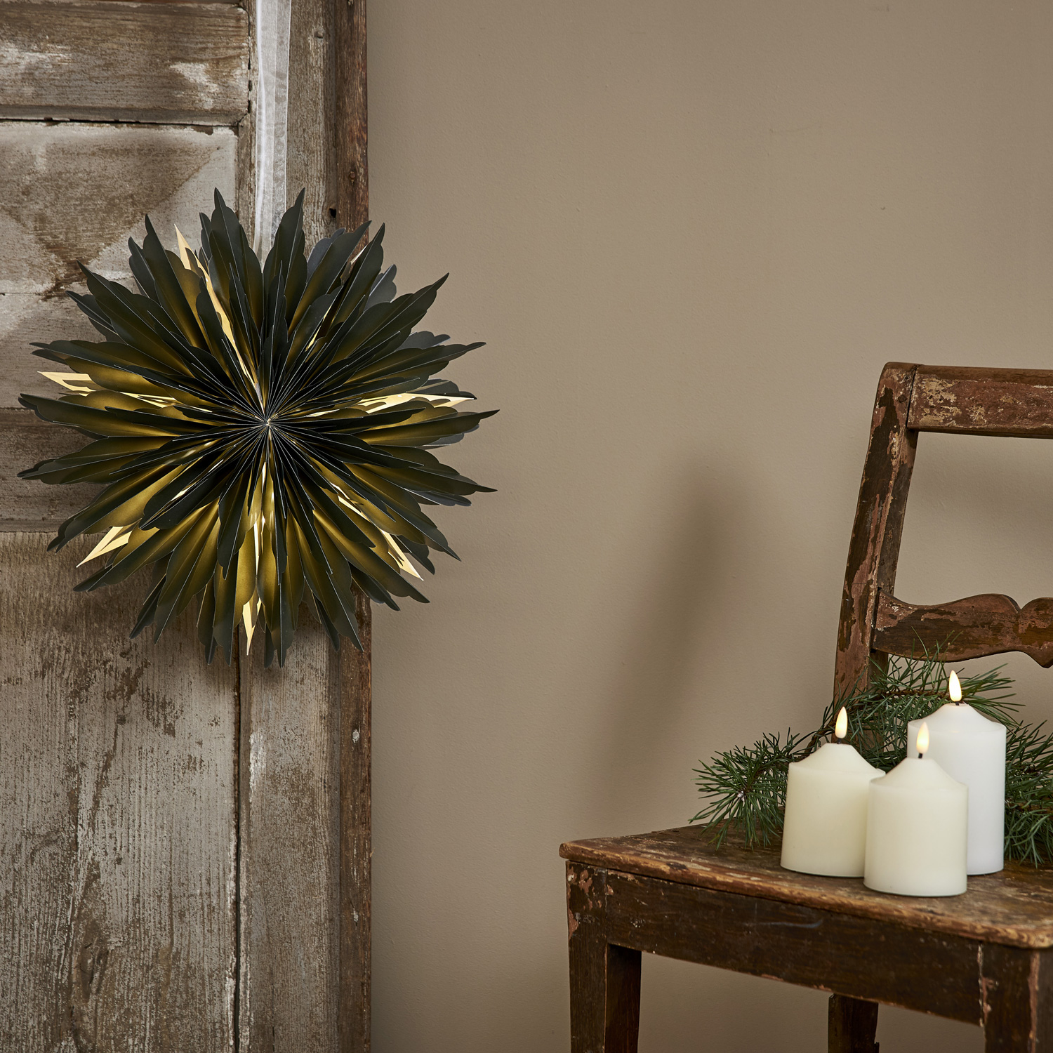 Papierstern EISBLUME - hängend - D: 40cm - mit Band - grün Papierstern EISBLUME - hängend - D: 40cm - mit Band - grün