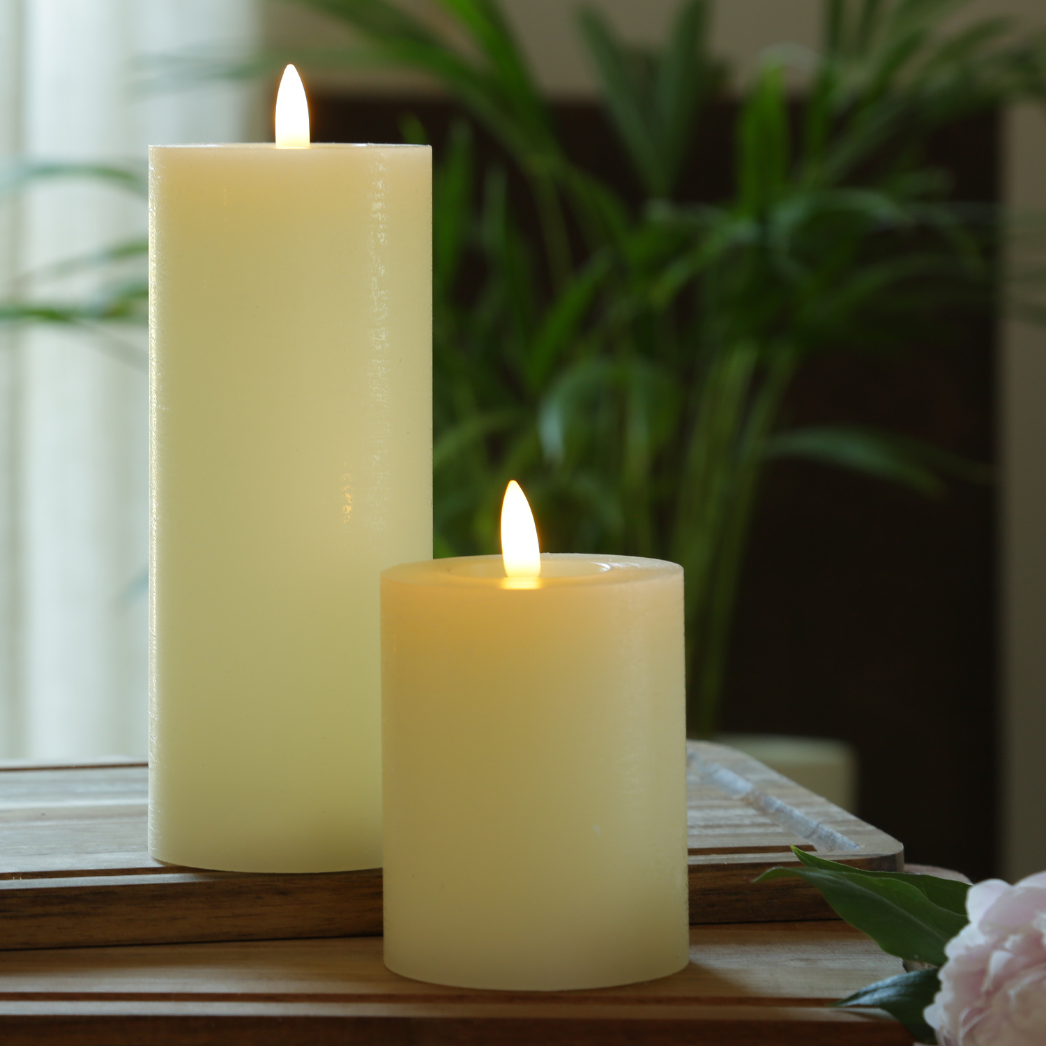 LED Kerze LINA - Rustik-Optik - Echtwachs - 3D Flamme - H: 19cm - D: 7cm - Batterie - Timer - creme LED Kerze LINA - Rustik-Optik - Echtwachs - 3D Flamme - H: 19cm - D: 7cm - Batterie - Timer - creme