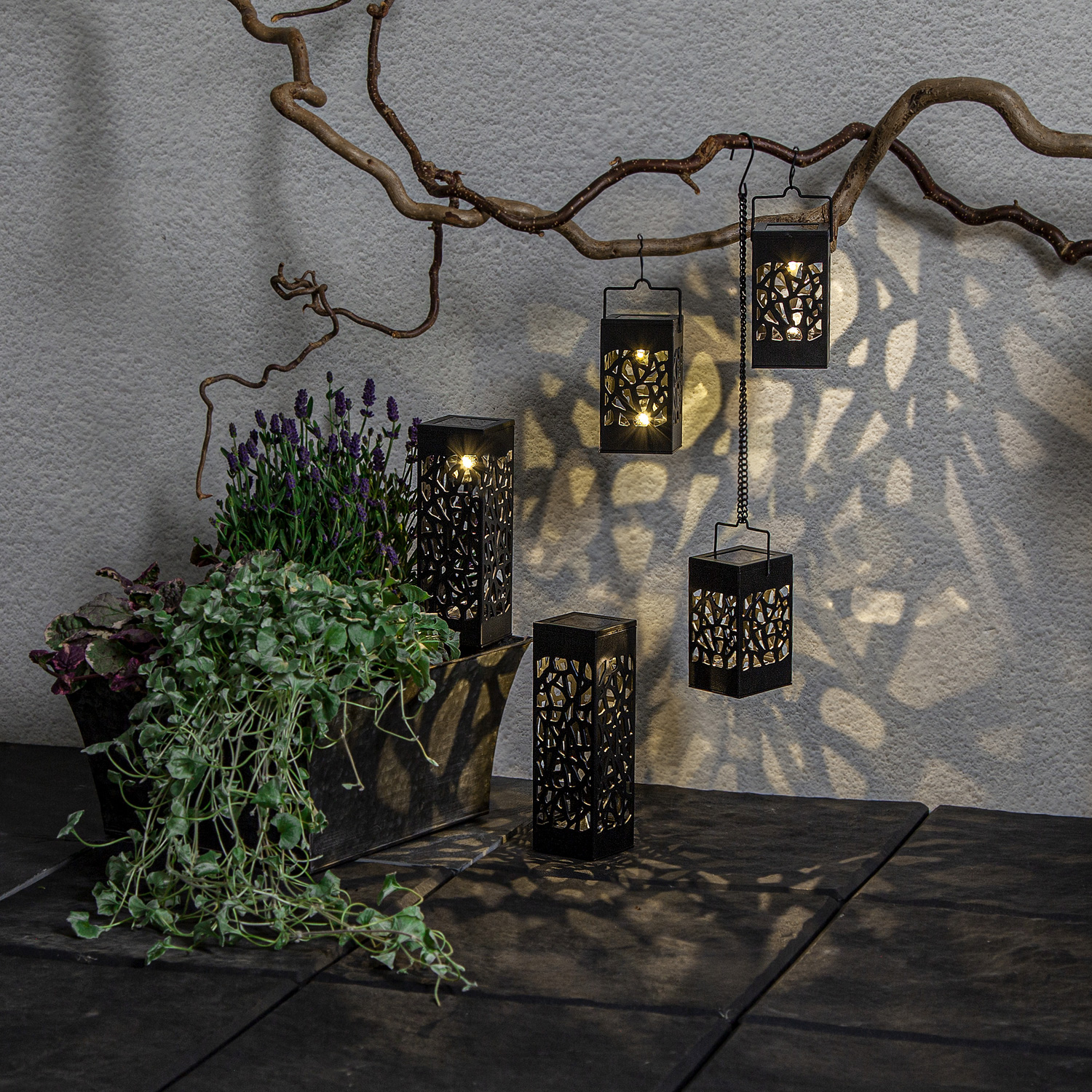 LED Solar Laternen Izola - zum Hängen o. Stellen - warmweiße LED - H: 11cm - Lichtsensor - 3er Set LED Solar Laternen Izola - zum Hängen o. Stellen - warmweiße LED - H: 11cm - Lichtsensor - 3er Set