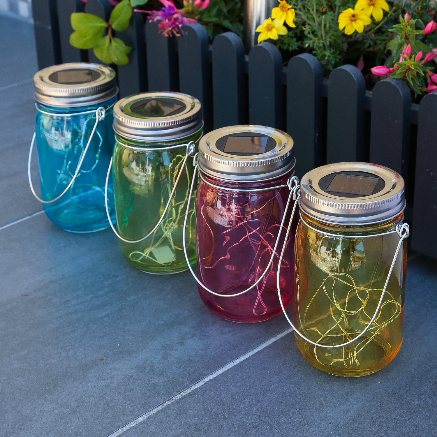 LED Solarglas - Windlicht - LED Drahtlichterkette - Lichtsensor - Aufhänger - H: 14cm - 4er Set