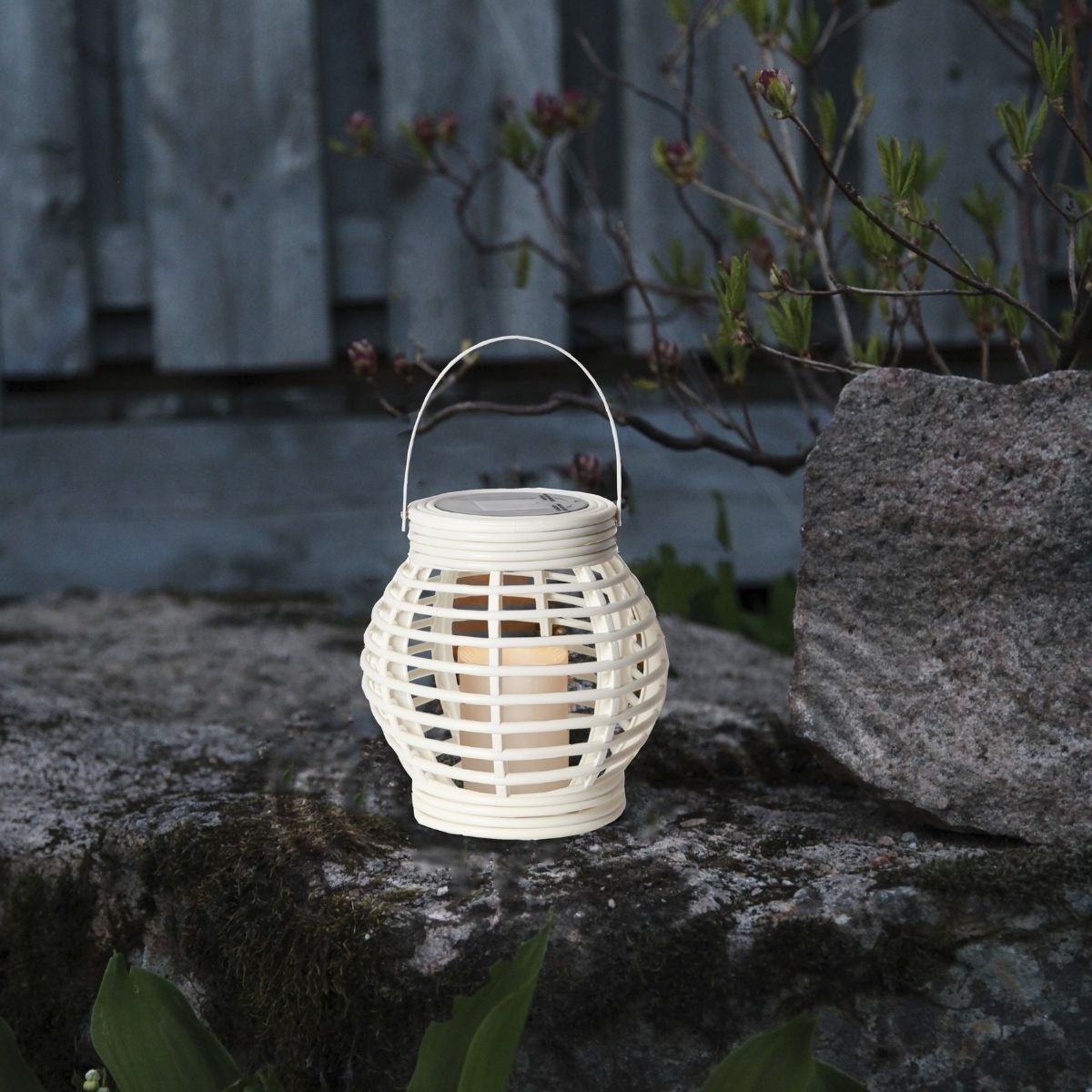 LED Solar Laterne "Rotang" - warmweiße LED - H: 16cm - D: 16cm - Dämmerungssensor - weiß LED Solar Laterne "Rotang" - warmweiße LED - H: 16cm - D: 16cm - Dämmerungssensor - weiß