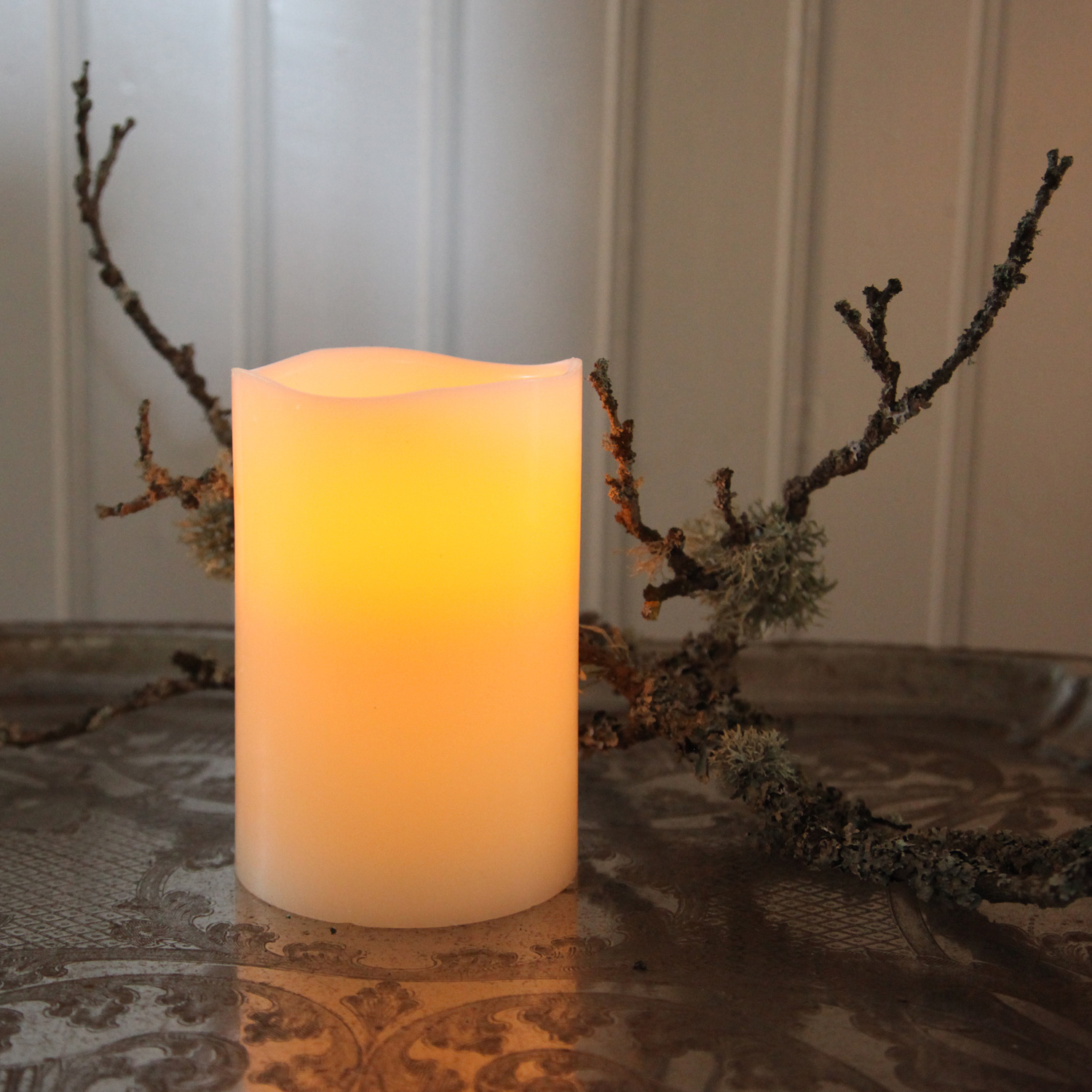 LED Kerze Big - Echtwachs - flackernde gelbe LED - Timer - Batteriebetrieb - H: 15cm D: 10cm - creme LED Kerze Big - Echtwachs - flackernde gelbe LED - Timer - Batteriebetrieb - H: 15cm D: 10cm - creme